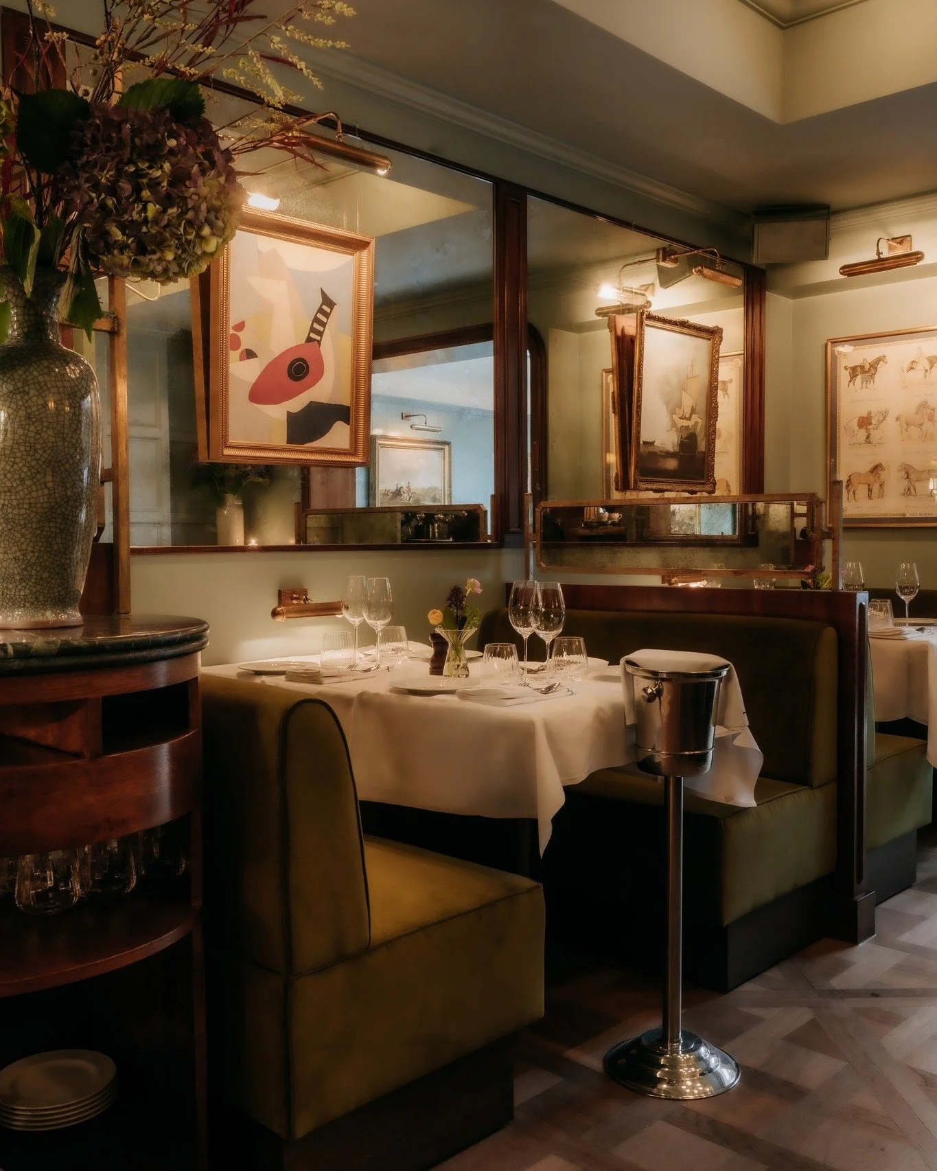 Lunch at Williams, every week from Tuesday to Sunday. Business during the week, pleasure all weekend.