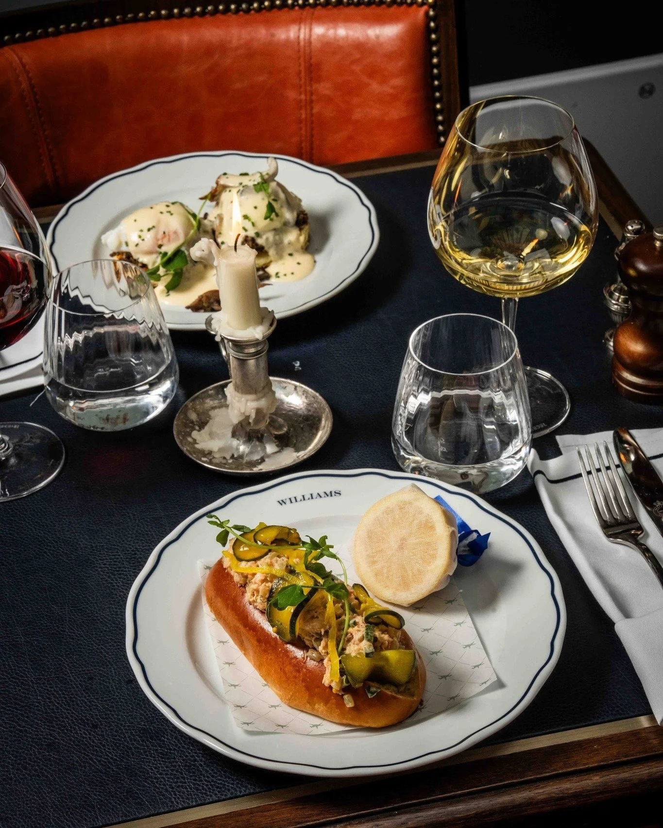 Slow, generous lunches at the farmhouse. Settle in for a Crab Roll or Farmhouse Burger and let your afternoon drift by at Williams, Tuesday to Sunday.