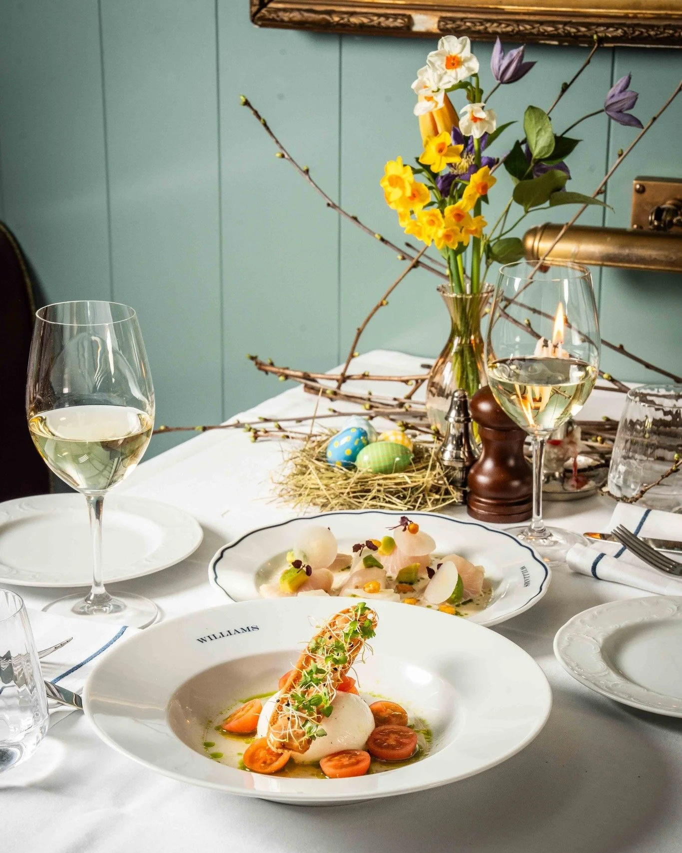 A proper British Easter in Amsterdam: linger over the Easter Roast you see on the table at lunch, or enjoy other seasonal delights from our &agrave; la carte menu in the evening. Williams Farmhouse, Oud-Zuid, book your Easter table.