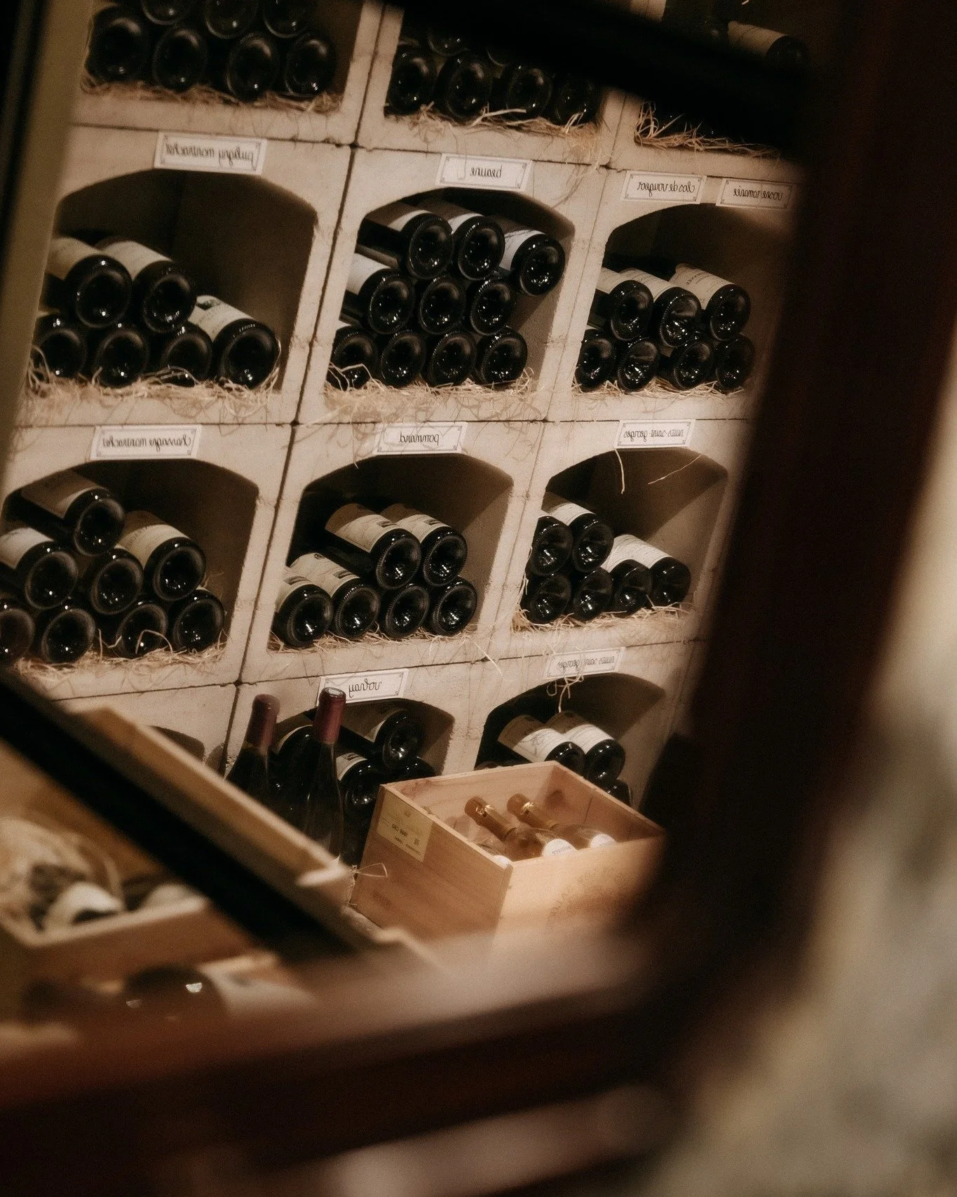 From crisp whites and bright ros&eacute;s to generous, food-loving reds. Our cellar is full of handpicked favourites selected by Dwight. There&rsquo;s a Williams pour for every mood, every dish and every kind of farmhouse feast.