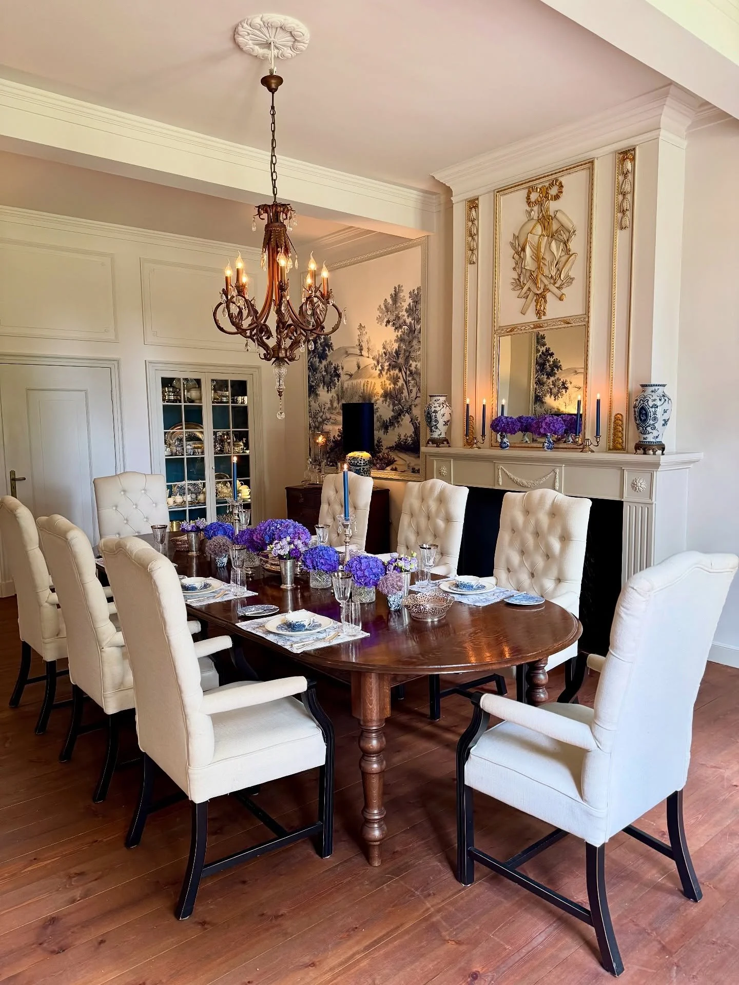 Onze locatie biedt de rust, het comfort en heeft alle faciliteiten die je verwacht voor een succesvolle zakelijke bijeenkomst. 
We organiseerden een vergadering in de Opkamer met tussendoor een lunch in de Heuvelrug kamer. 
Als starter serveerden wij