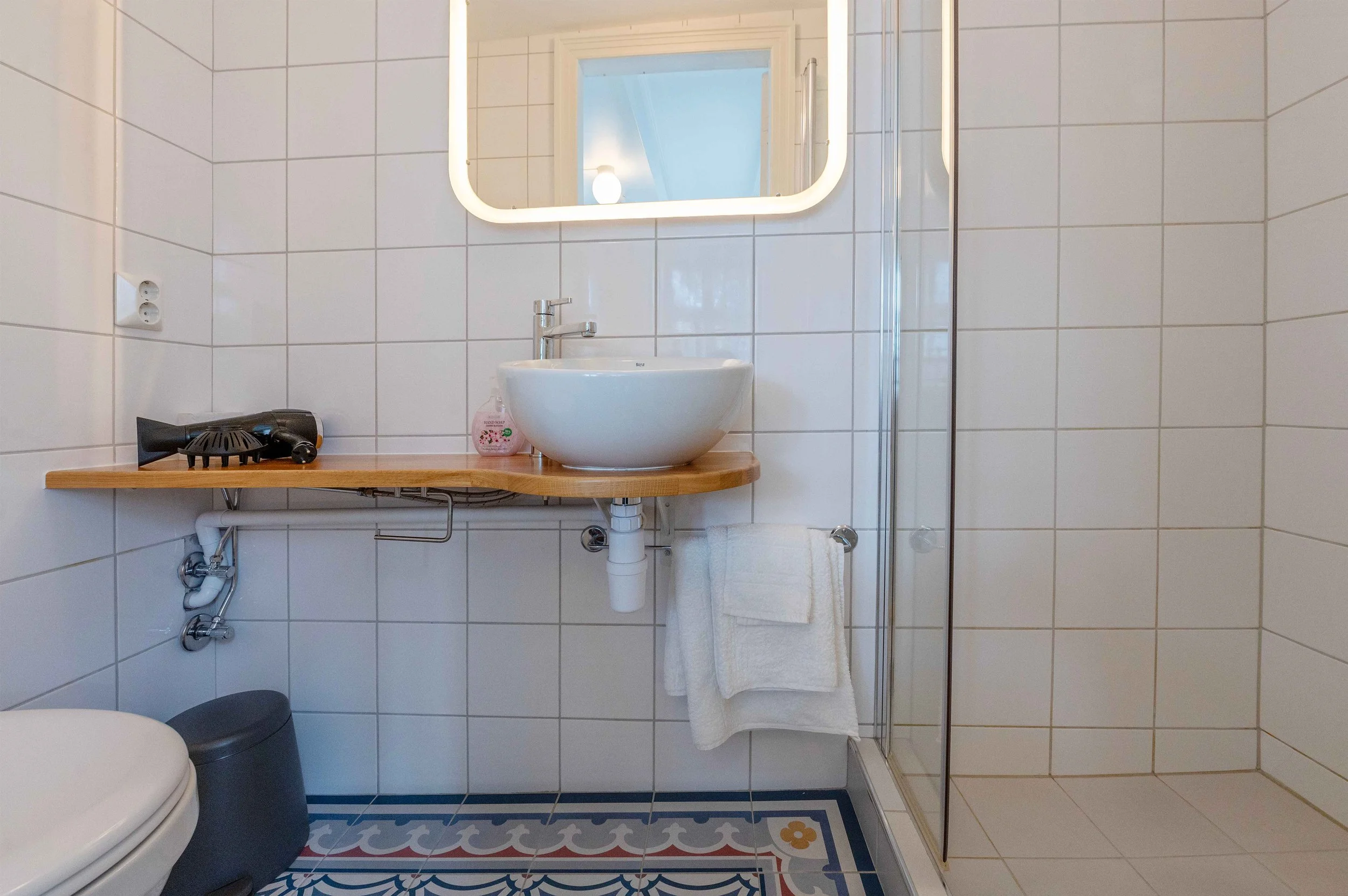 bad hotellrom 1 lundins.jpg