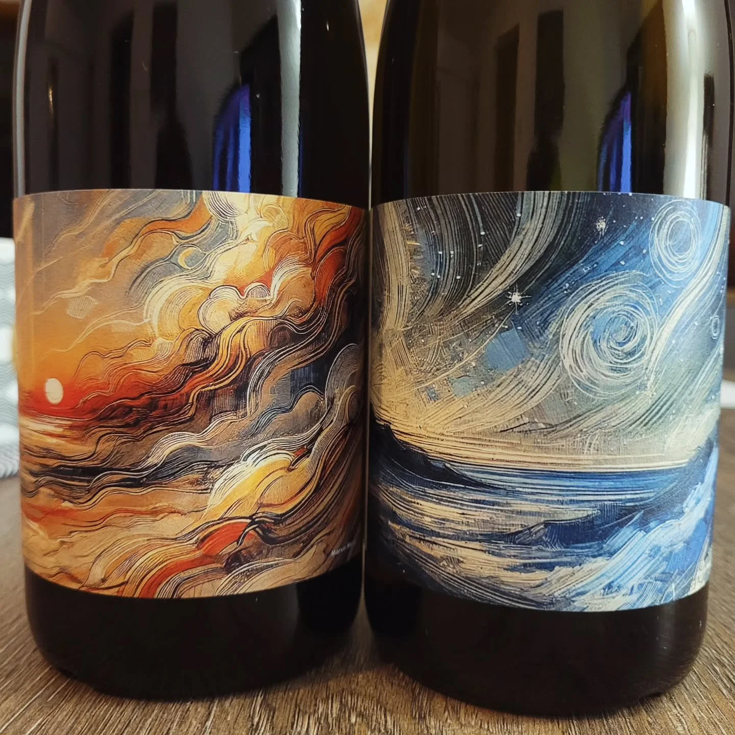 Breaking news 🍇✈️

Apr&egrave;s des mois &agrave; parler de vent, de terroir et d'oc&eacute;an&hellip; les bouteilles ont enfin atterri !

🇿🇦 Deux cuv&eacute;es, deux caract&egrave;res :

🌊 Benguela, le blanc salin qui file droit comme le vent du