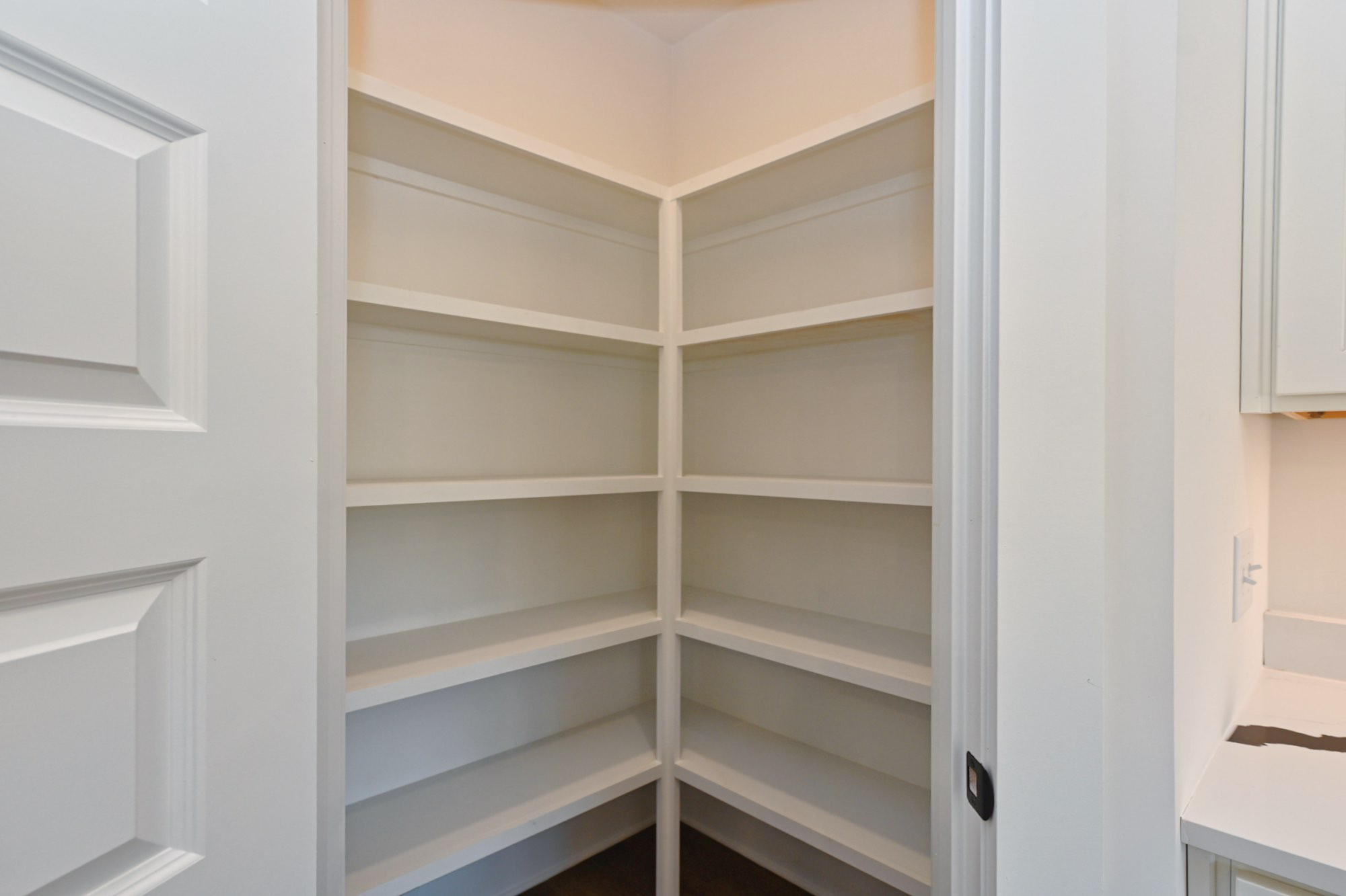 1132 Angus Way-24.png