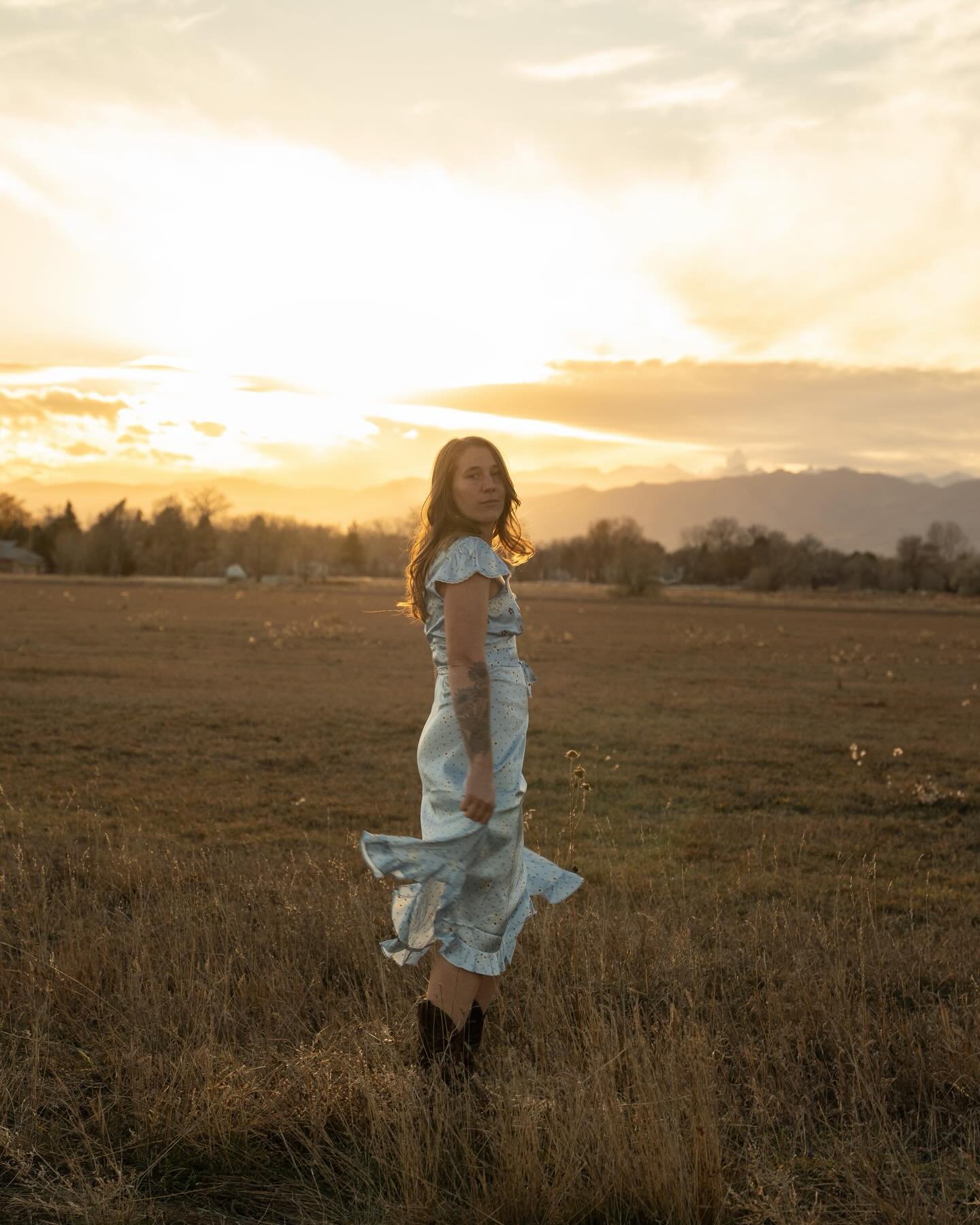 If you have a vision for a creative concept&mdash;I&rsquo;m all ears👂🏻

When Jo shared the idea she had for her album visuals, I was quick to jump on board. She needed portraits to promote her new album but didn&rsquo;t want stale headshots. Instea