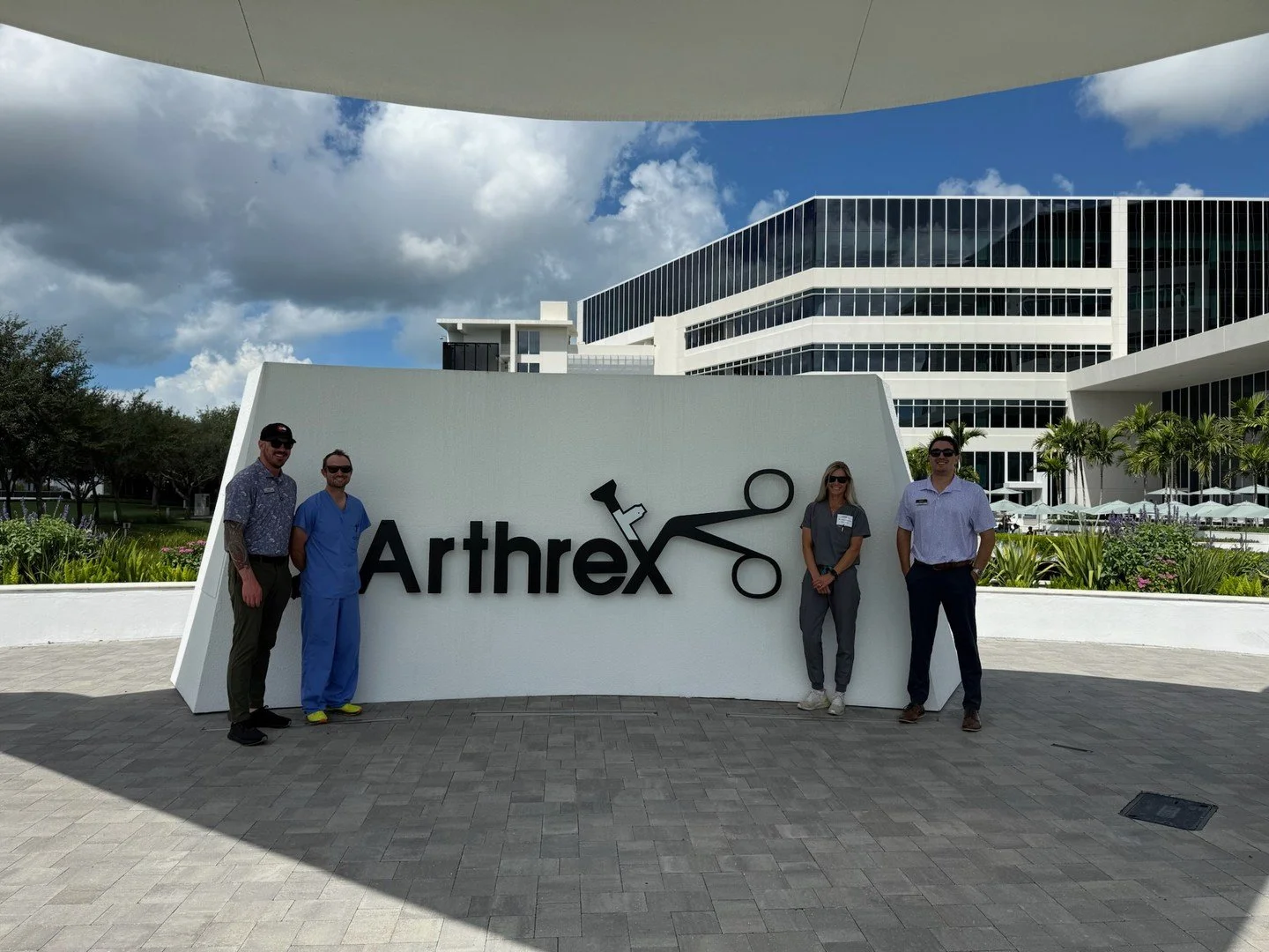 Over two days, physician assistants and nurse practitioners took a deep dive into knee and shoulder care through expert-led lectures and hands-on ArthroLab™ training. From refining arthroscopic techniques to strengthening clinical confidence, t