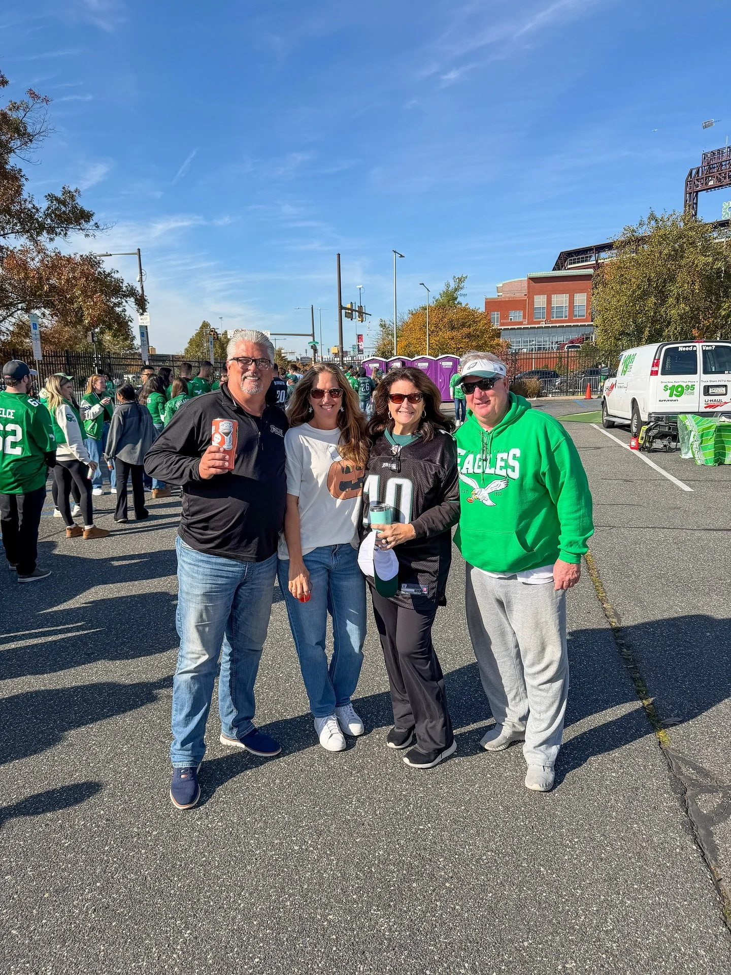 Hire the Let’s Be Frank Jitney for your next tailgate party! π
Stress-free transportation to and from Philly for all the games, just send us a DM to lock in your spot!