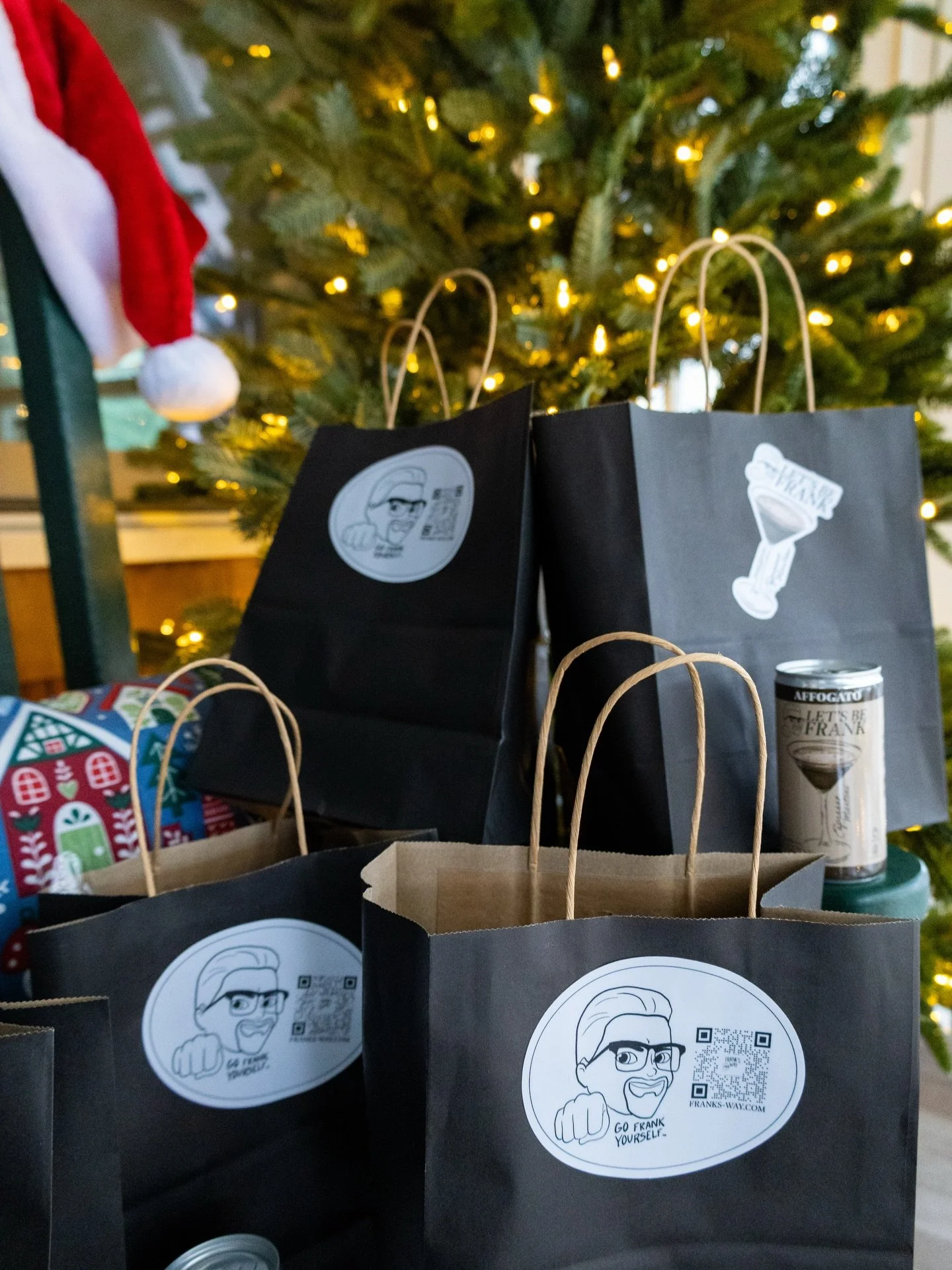 Give them what they really want this holiday season &hellip; 🎁🍸 
All Let&rsquo;s Be Frank products are available online and can be shipped straight to your door!

Order now ➡️ franks-way.com