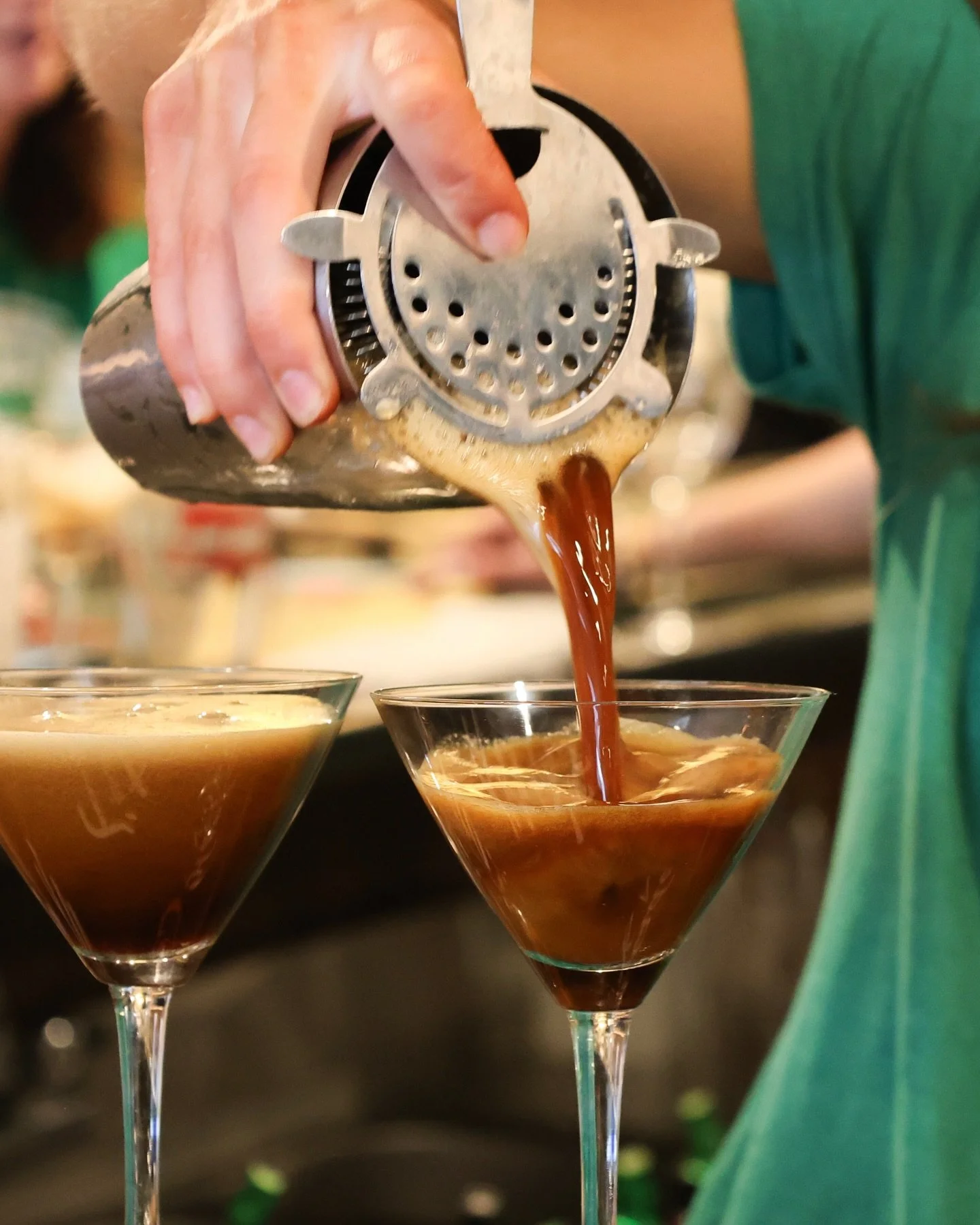 Tickets on sale now for BOOZY BRUNCH ☘️🍸 

Join us for a morning of Let&rsquo;s Be Frank espresso martinis + bloody mary&rsquo;s, kicking off the 9th Annual Carney&rsquo;s Cares Weekend Extravaganza ❄️

Saturday, March 14th | 9AM - 11AM
$20 per pers