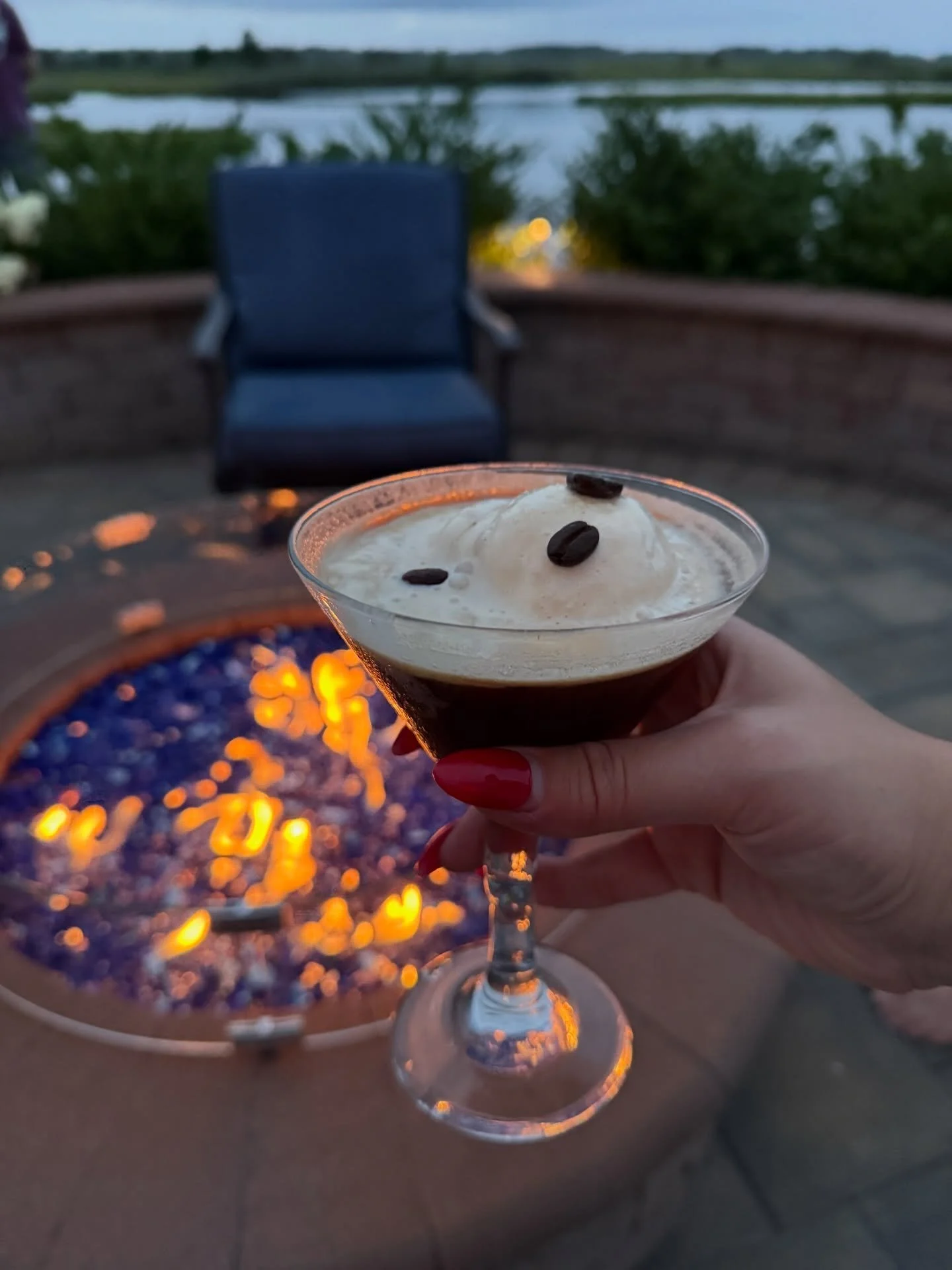 Show us how you #LetsBeFrank 🍸😎 

Designed to be enjoyed anywhere, anytime - your new favorite espresso martini is just a few clicks away. Order now at franks-way.com 🔗