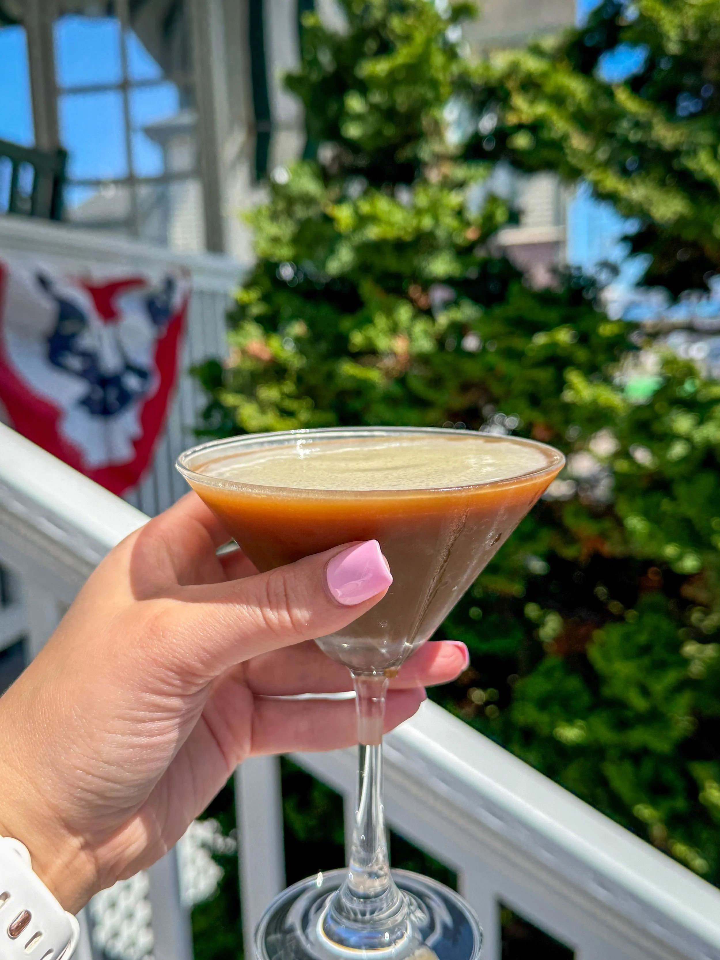 SWIPE for something fun! 👀‼️

We&rsquo;re giving away FREE tumblers with the purchase of any Let&rsquo;s Be Frank espresso martini!

Ocean Drive &bull; Thursday, 6/18 &bull; 6PM-8PM 
@theoceandrive 

Paddy&rsquo;s Green &bull; Friday, 6/26 &bull; 6P