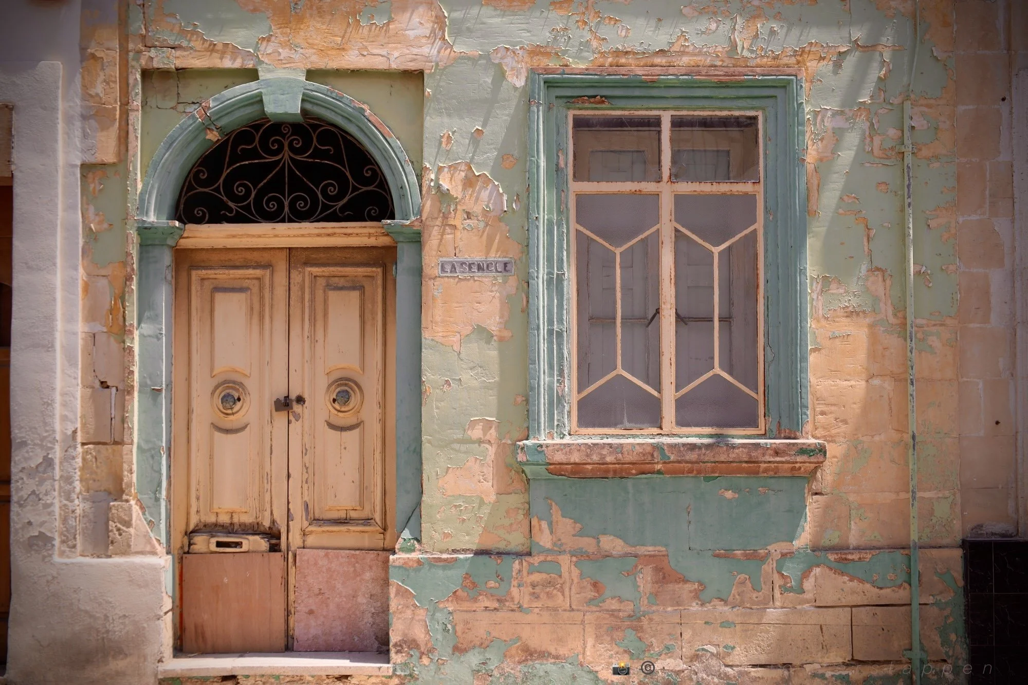 To open or not - the opportunity lies behind