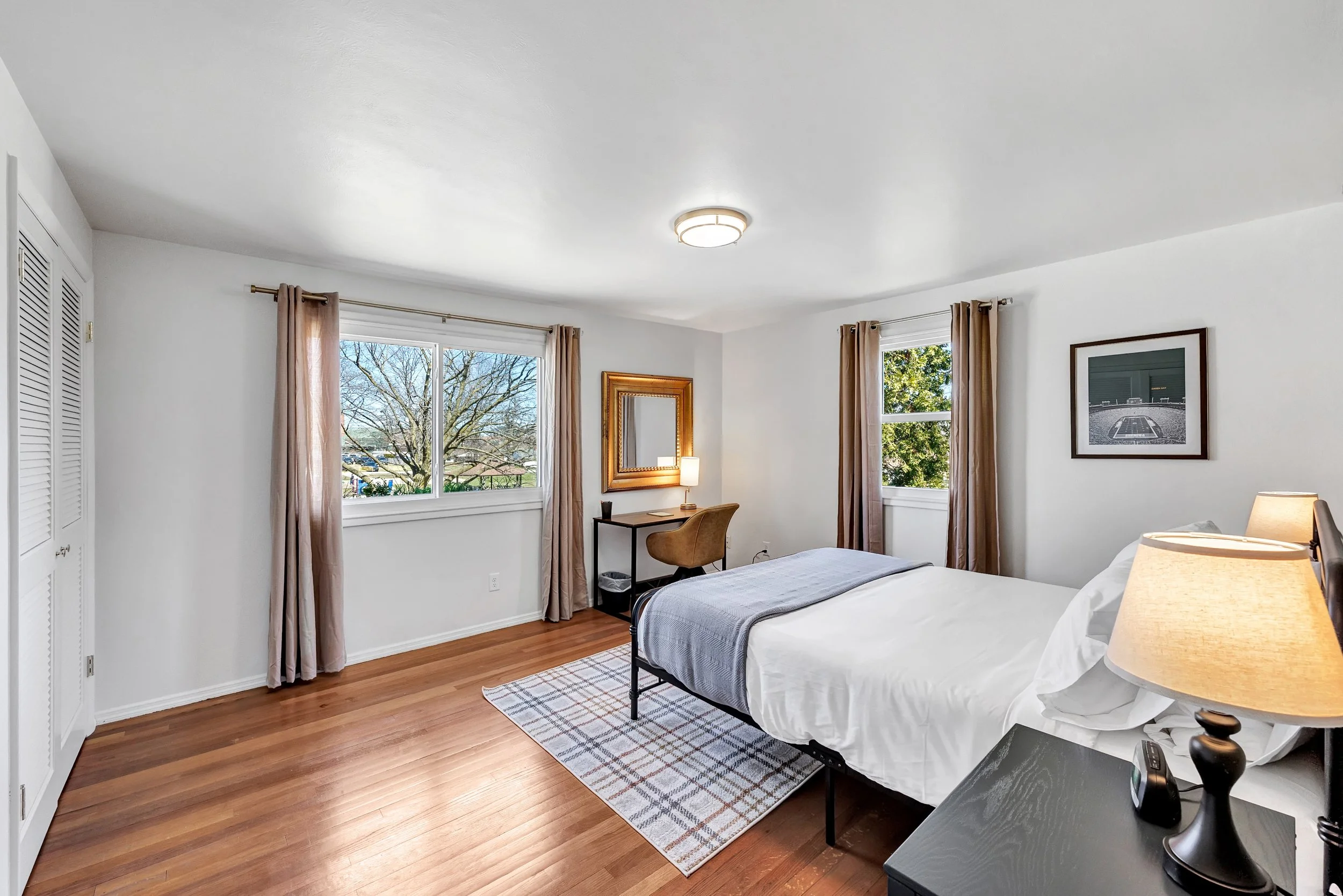 1-Bedroom 2.jpg