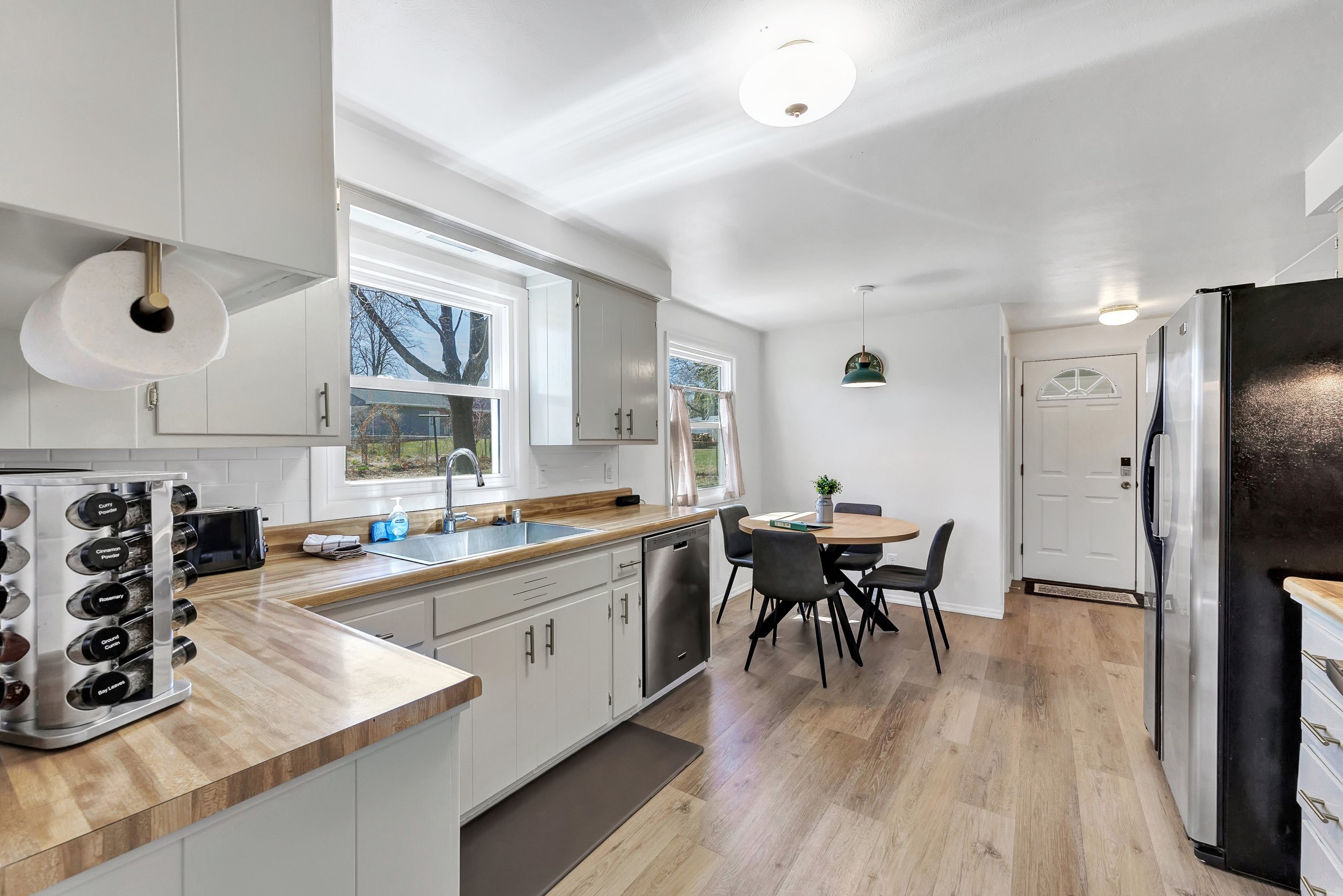 1-Kitchen 4.jpg