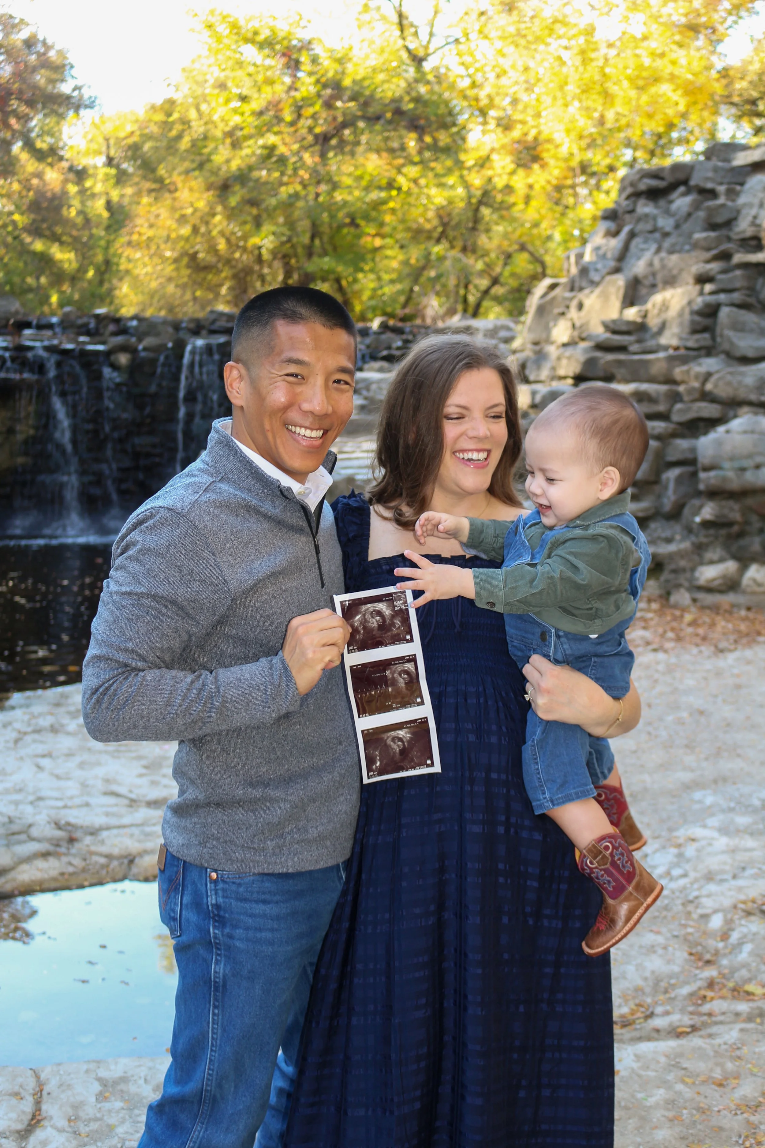 Pregnancy Announcement/Family