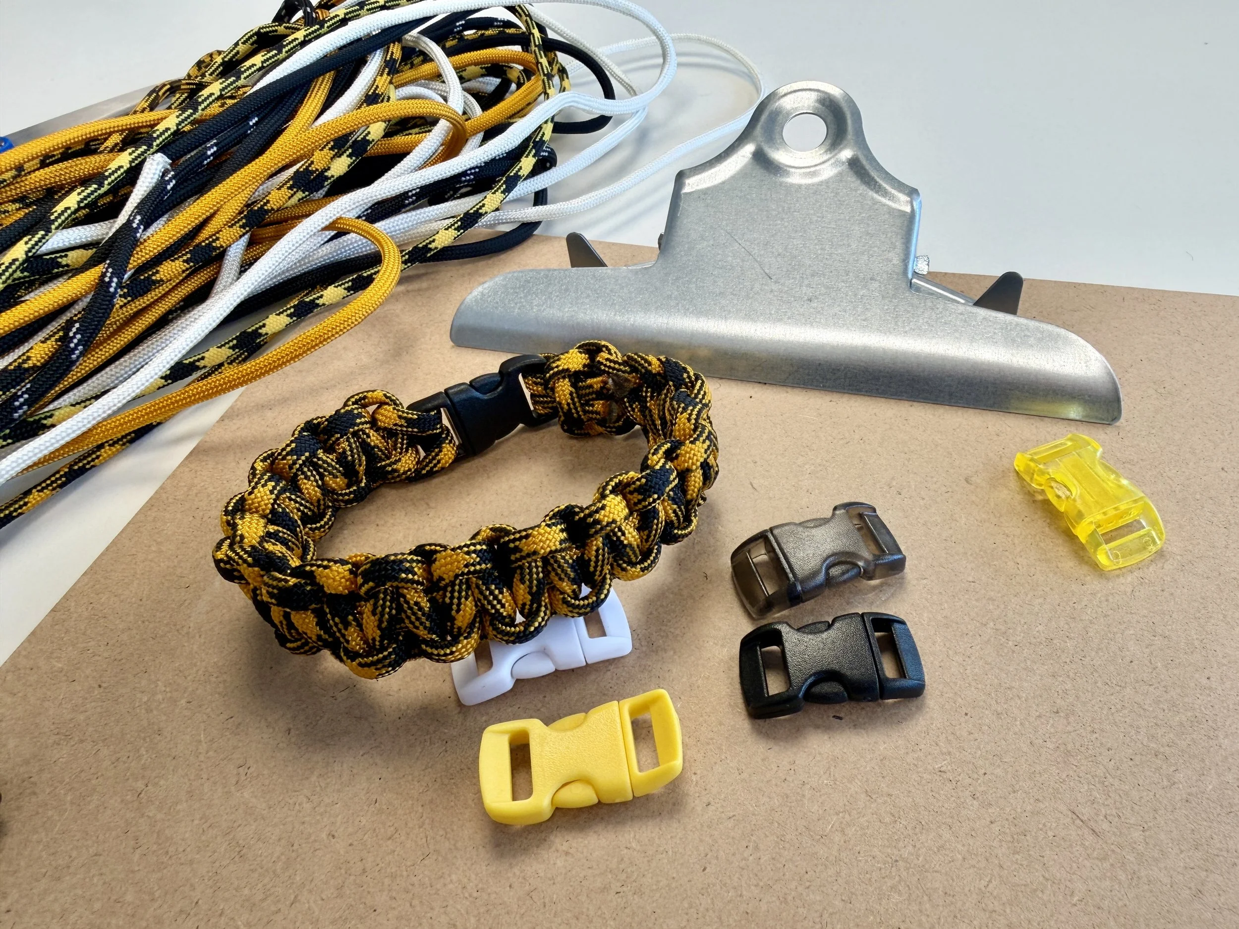 Free Young Artist Studio | Weave &amp; Wear: Paracord Bracelets