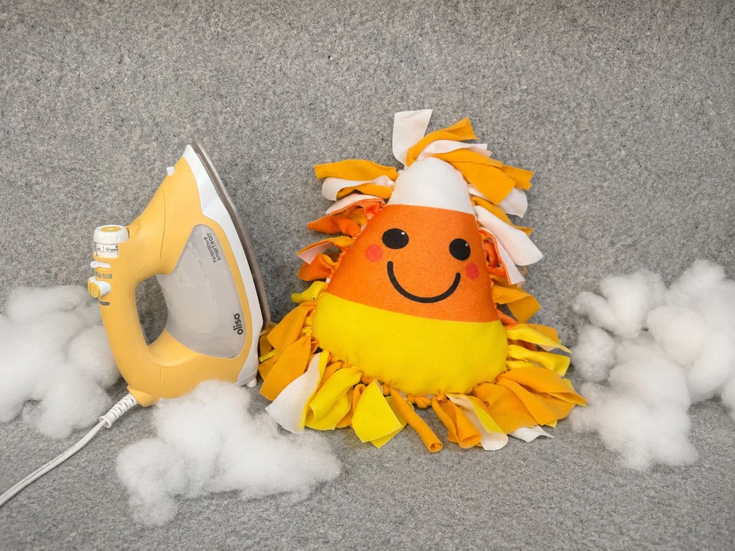 Free Young Artist Studio: Candy Corn Tie Pillows