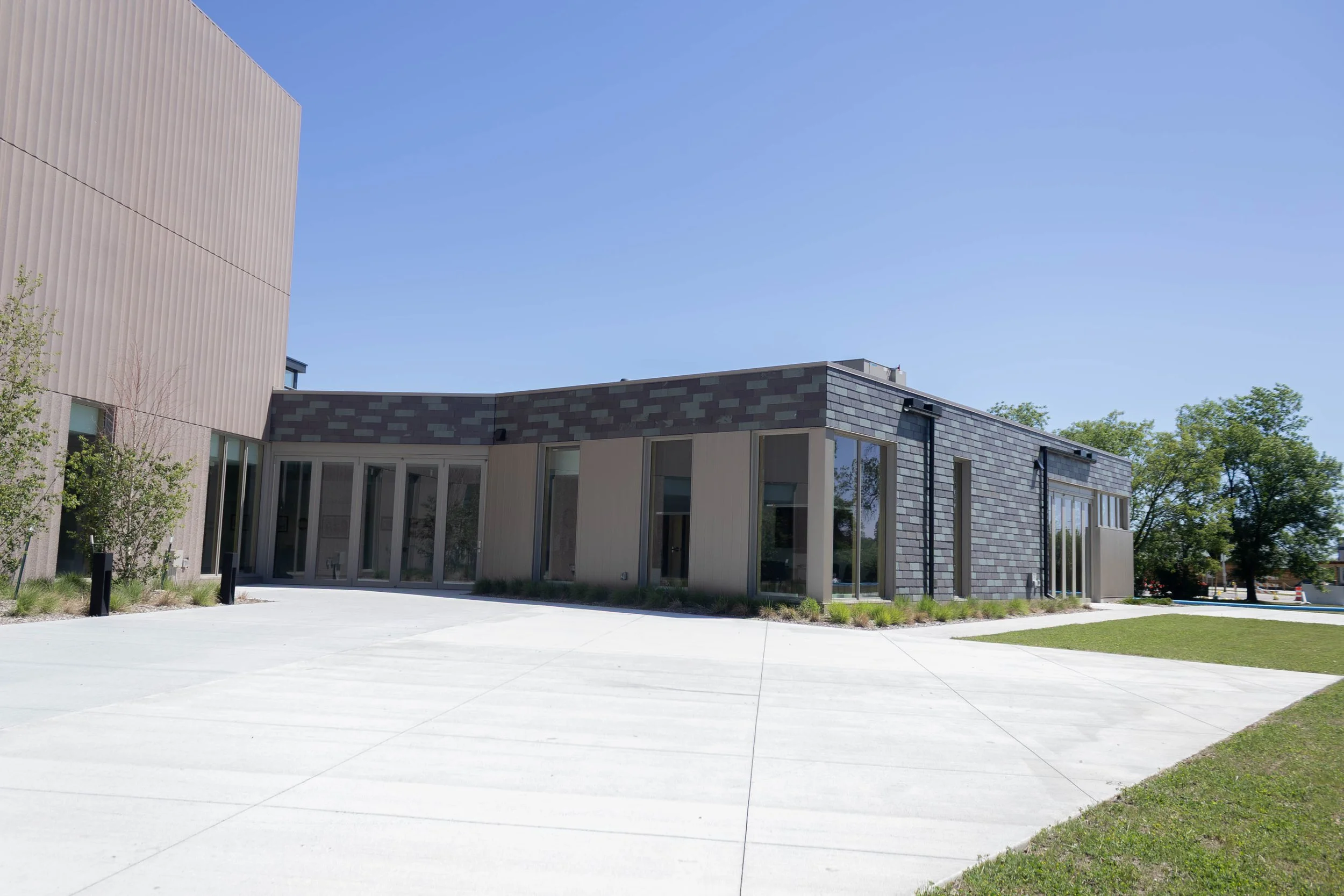 an exterior photo of RiverPlace and outdoor patios