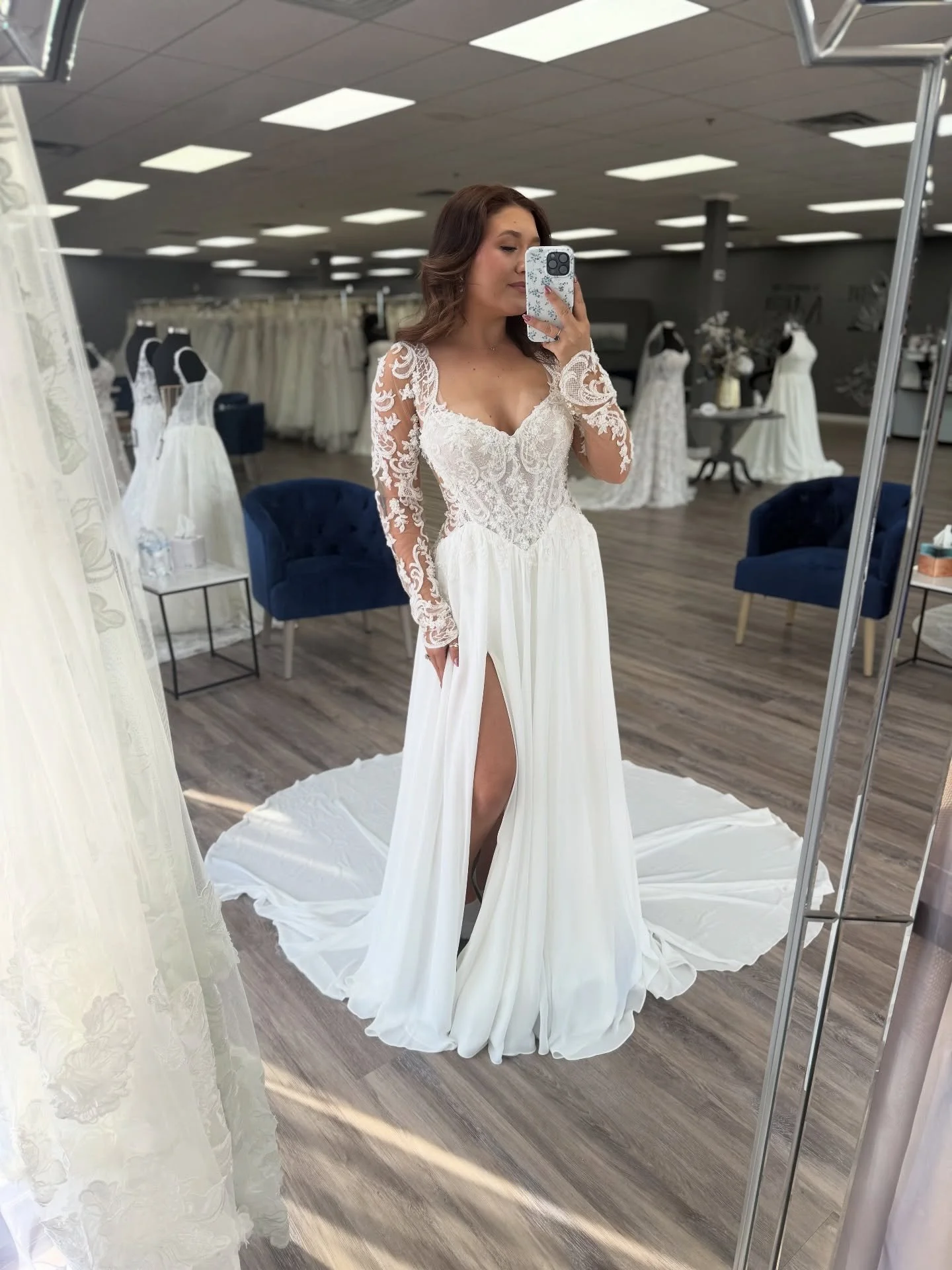 👰🏼‍♀️ Mark your calendars, brides! Our White Friday Sale is happening November 28th 💍
100+ gowns, over 50% off, all off the rack — ready to take home the same day!
These beauties (and more!) will be part of the sale 🤍
Limited appointm