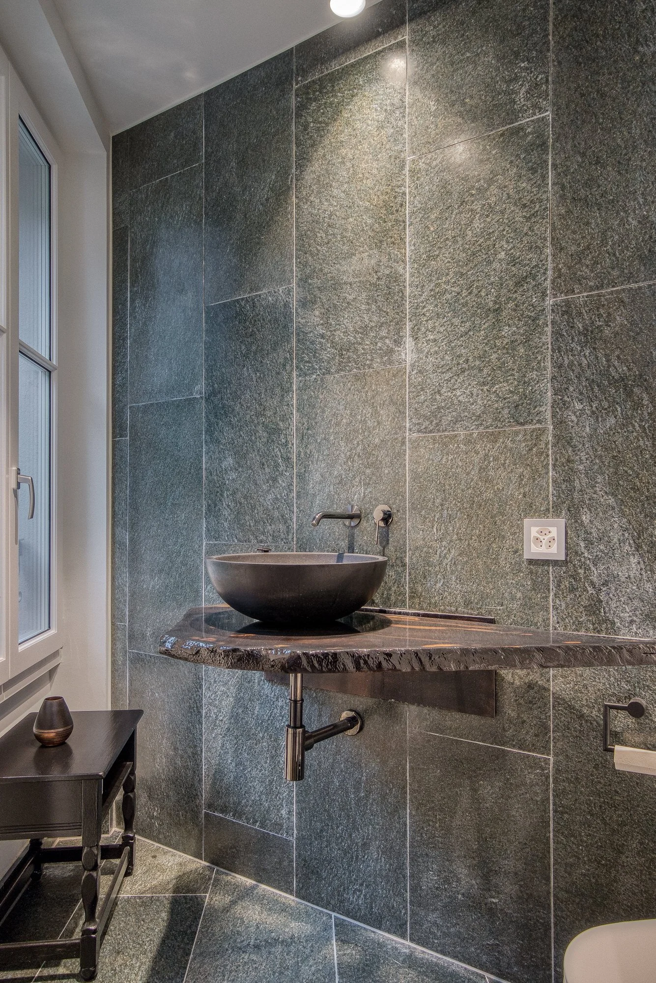 Appartement_Territet_Vaud_Switzerland_John-Taylor_Krivenkova_LLK01140.jpg