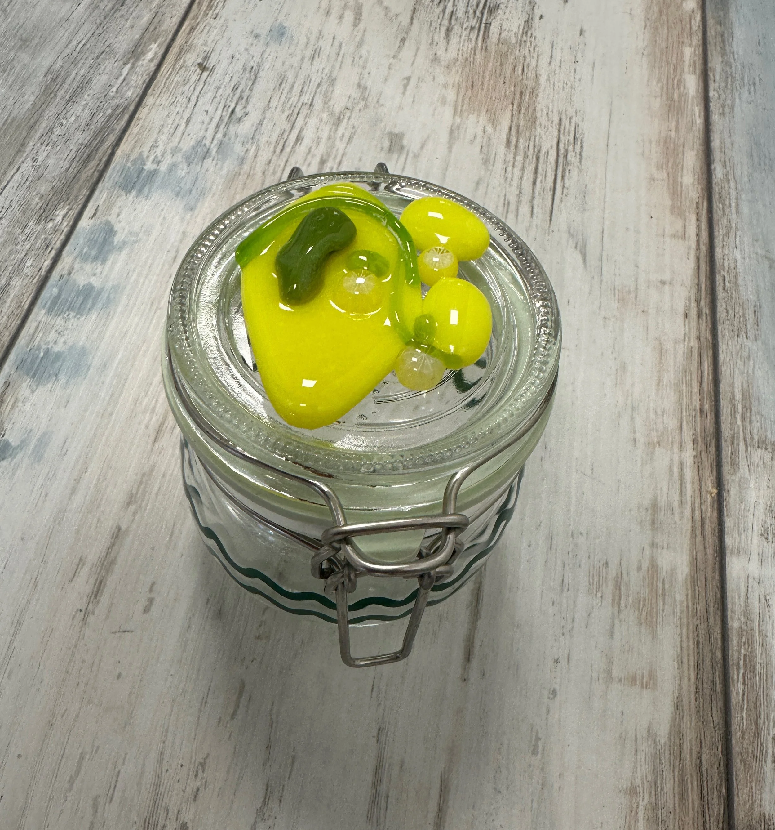 “Lille krukke med citron”