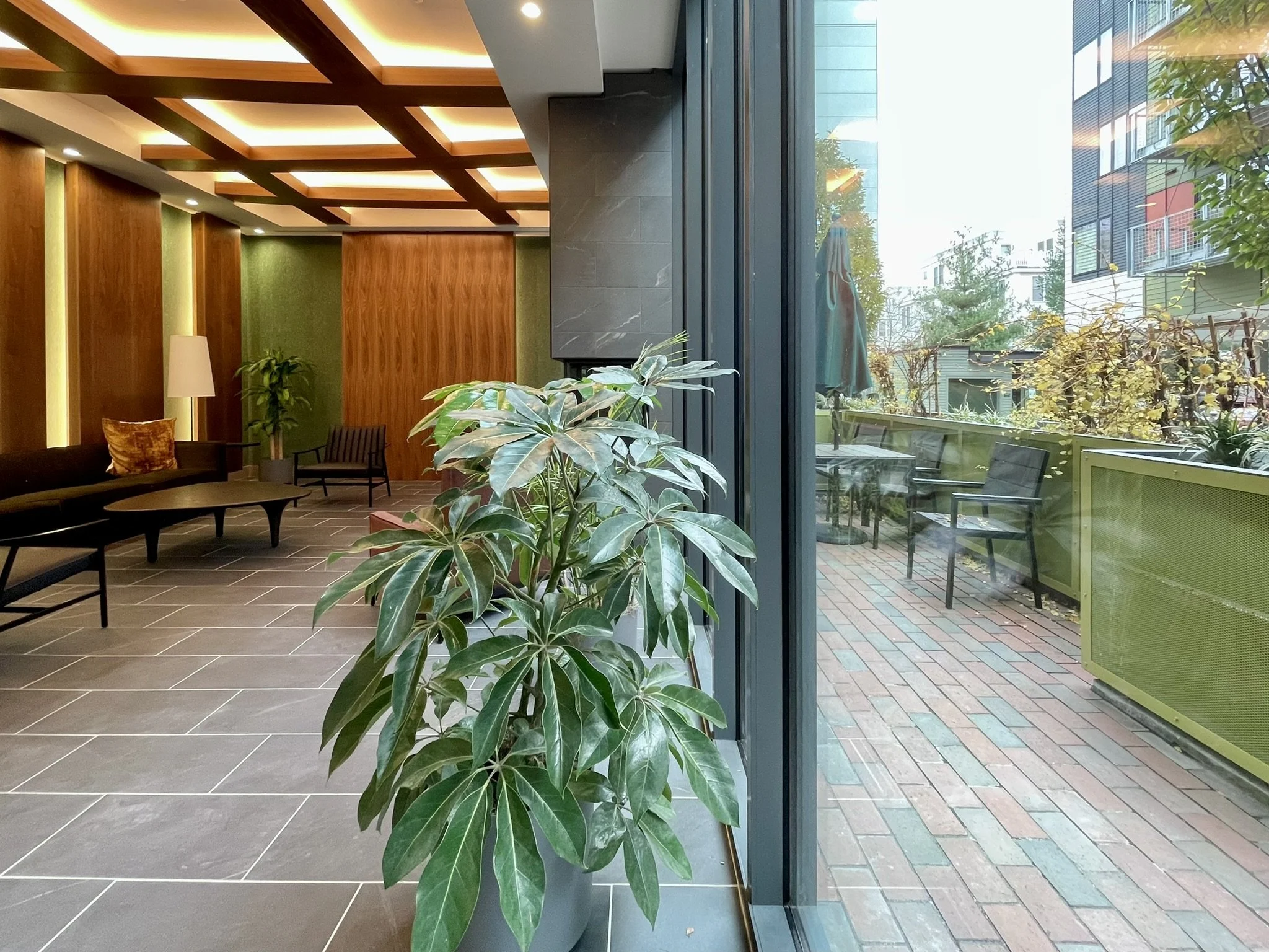 Indoor-outdoor lobby