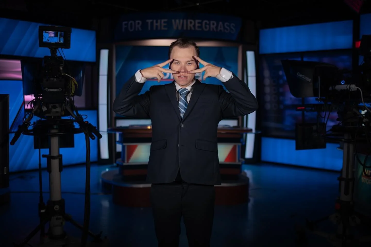 Always a fun time at work&hellip; Updated headshots for @josephsims10 at @wdhn_news