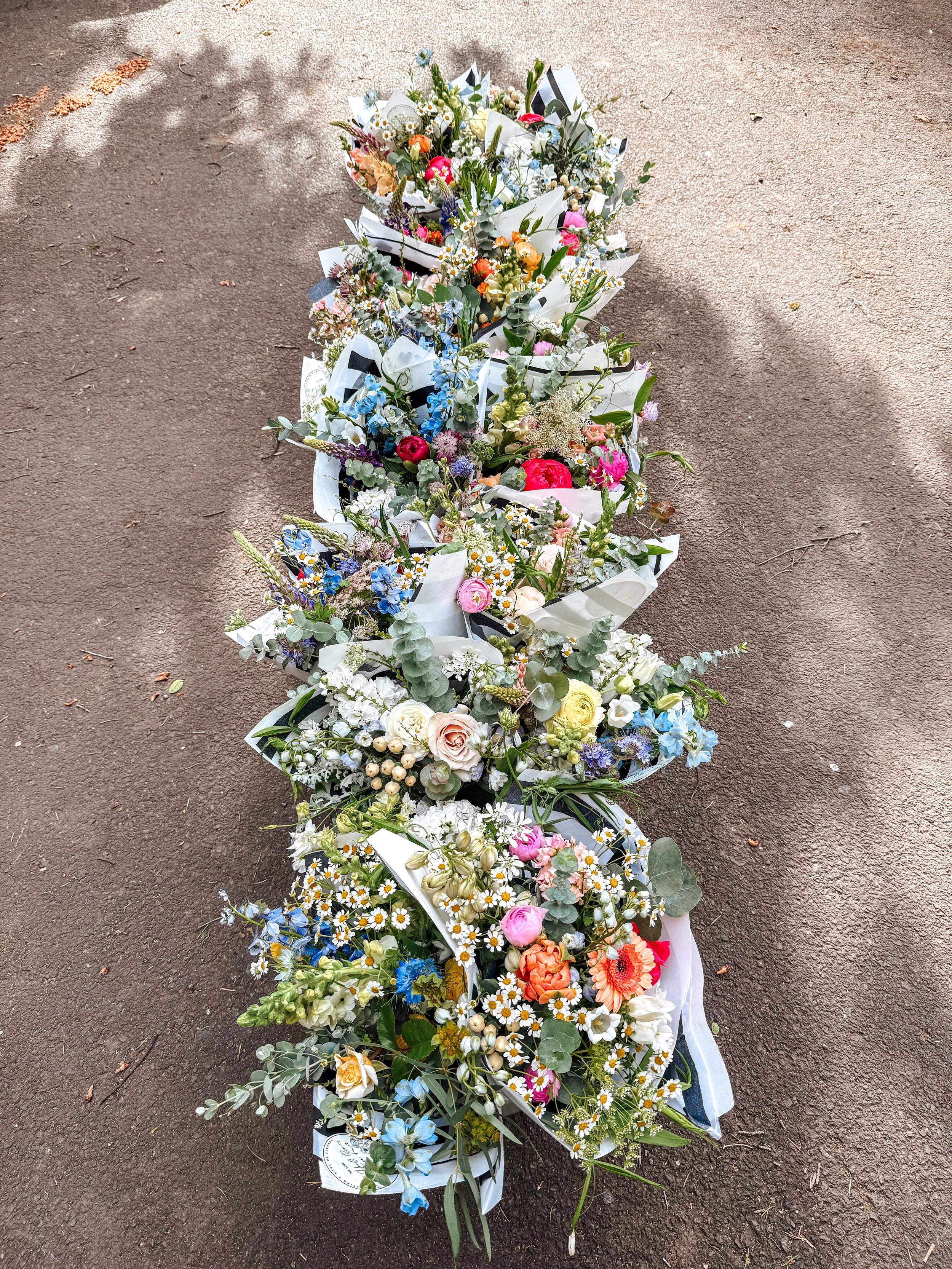 Mother&rsquo;s Day weekend bouquets are here 🌸

The flower stand is stocked with extra bouquets this weekend filled with some of the best spring flowers of the season. A handful of bouquets will also be available at @stokedroasters if you&rsquo;d li