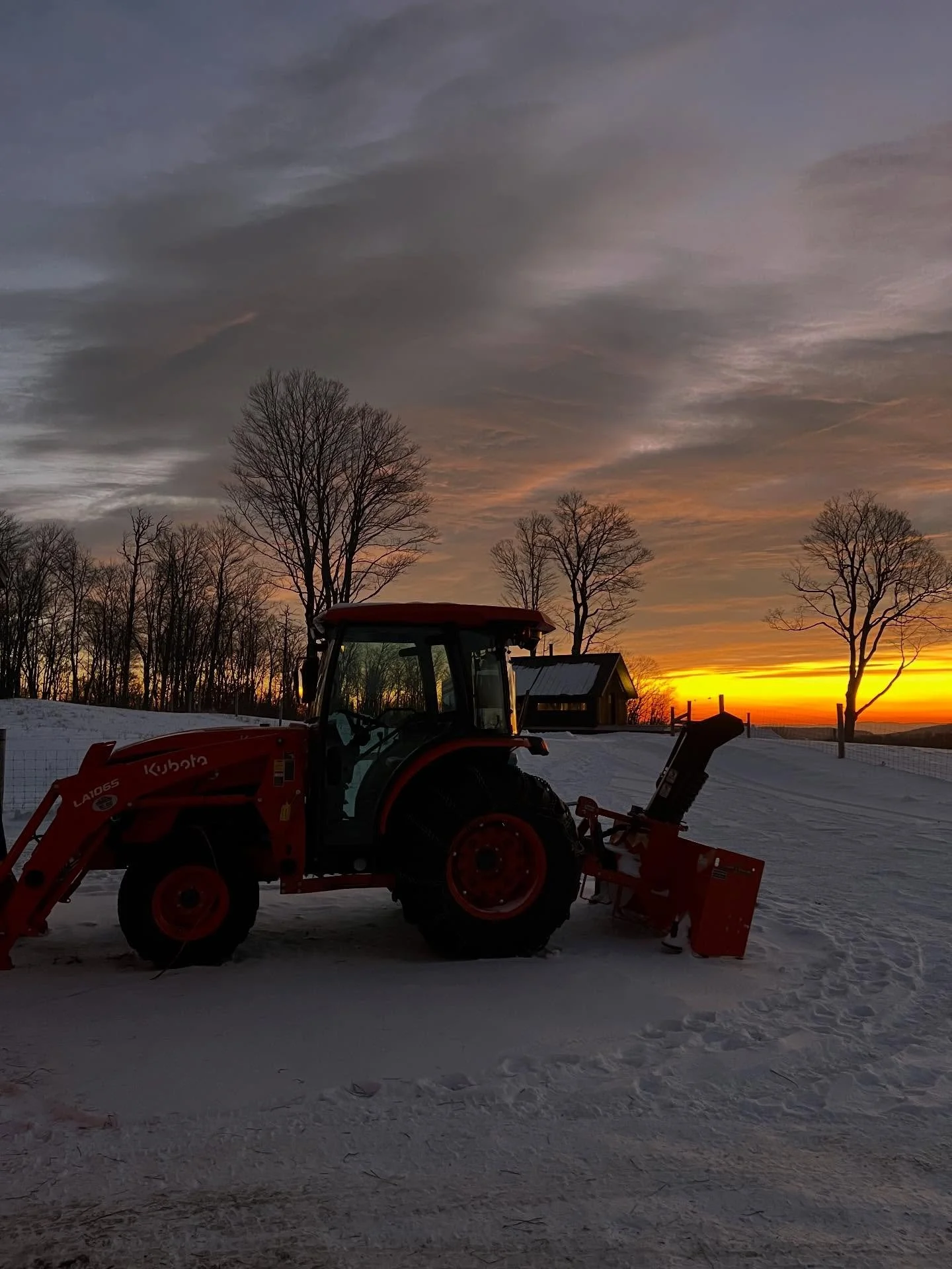 Grateful for the start of a new day. #sunrise☀️ #vermontlife #farmlifebestlife