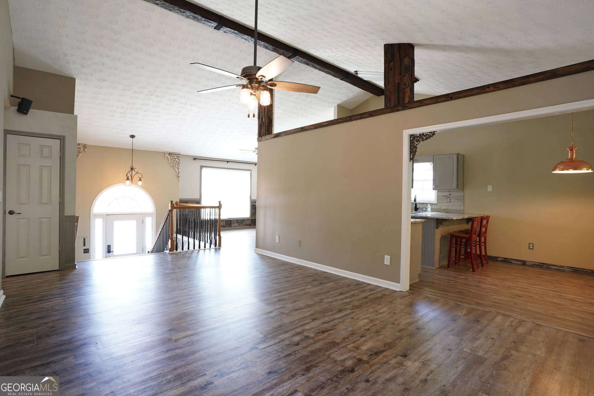 HD_1789579288398_LIVING_ROOM3.jpg