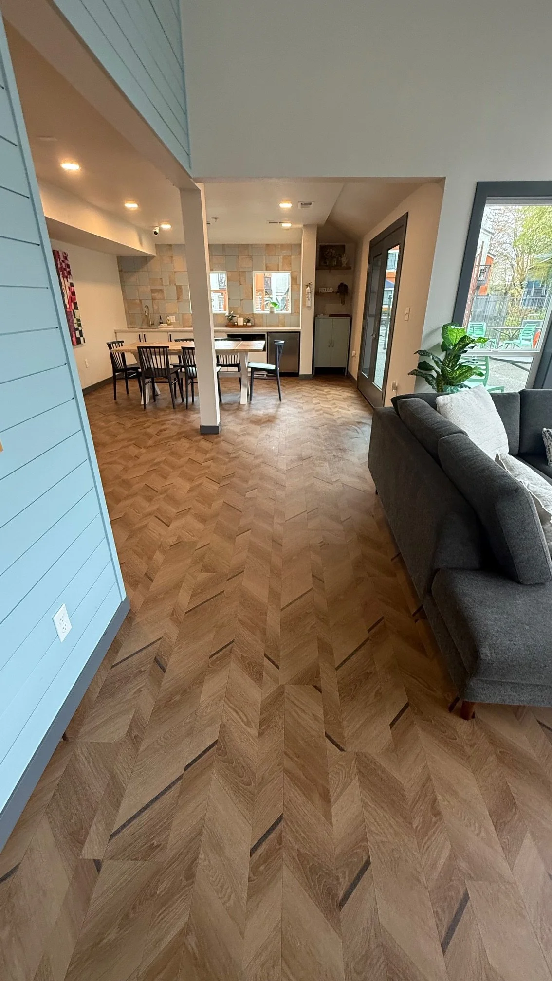 Community Room Cleaning
Tables, floors, furnishings, and shared surfaces receive careful attention throughout the clubhouse.