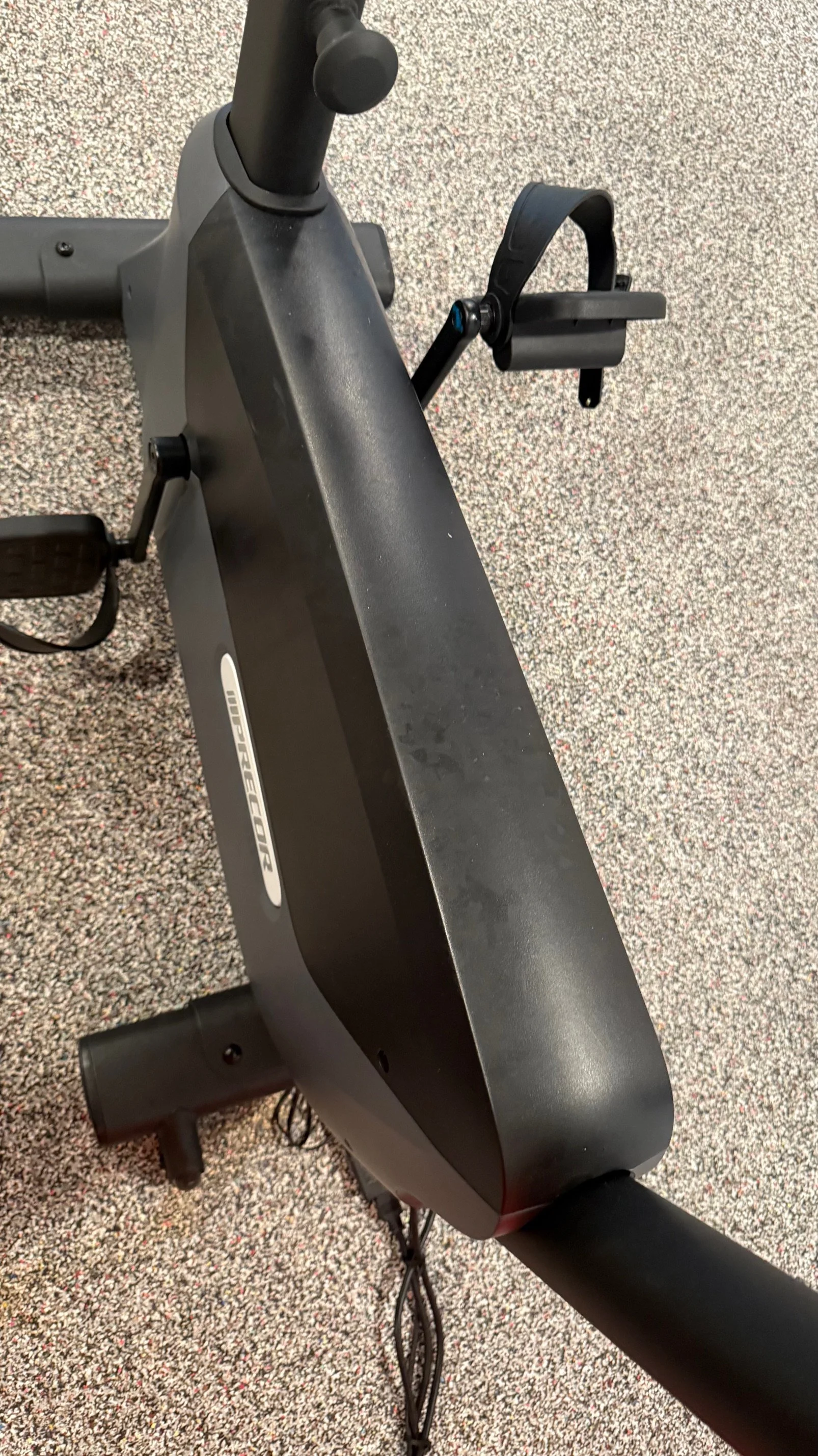 Gym Equipment Area Cleaning
Floors and surrounding areas are carefully cleaned around frequently used fitness equipment.
