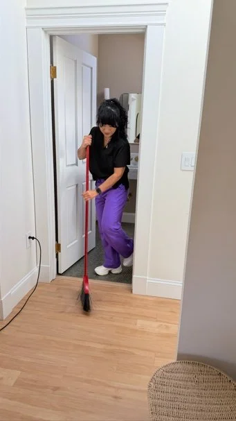 Floor & Entryway Cleaning
Thorough sweeping and floor care remove debris and help prepare clean, welcoming spaces for arriving guests.