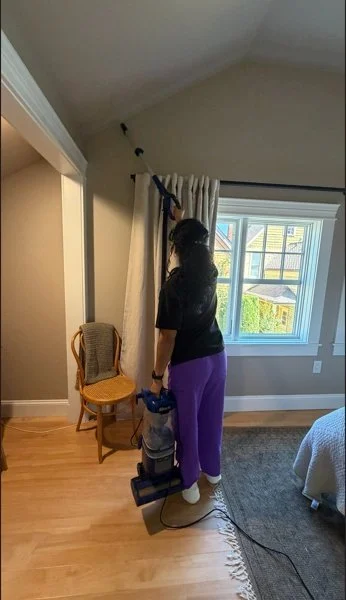High-Reach Cleaning
We don't overlook the details—high and hard-to-reach areas receive attention during vacation rental cleaning.