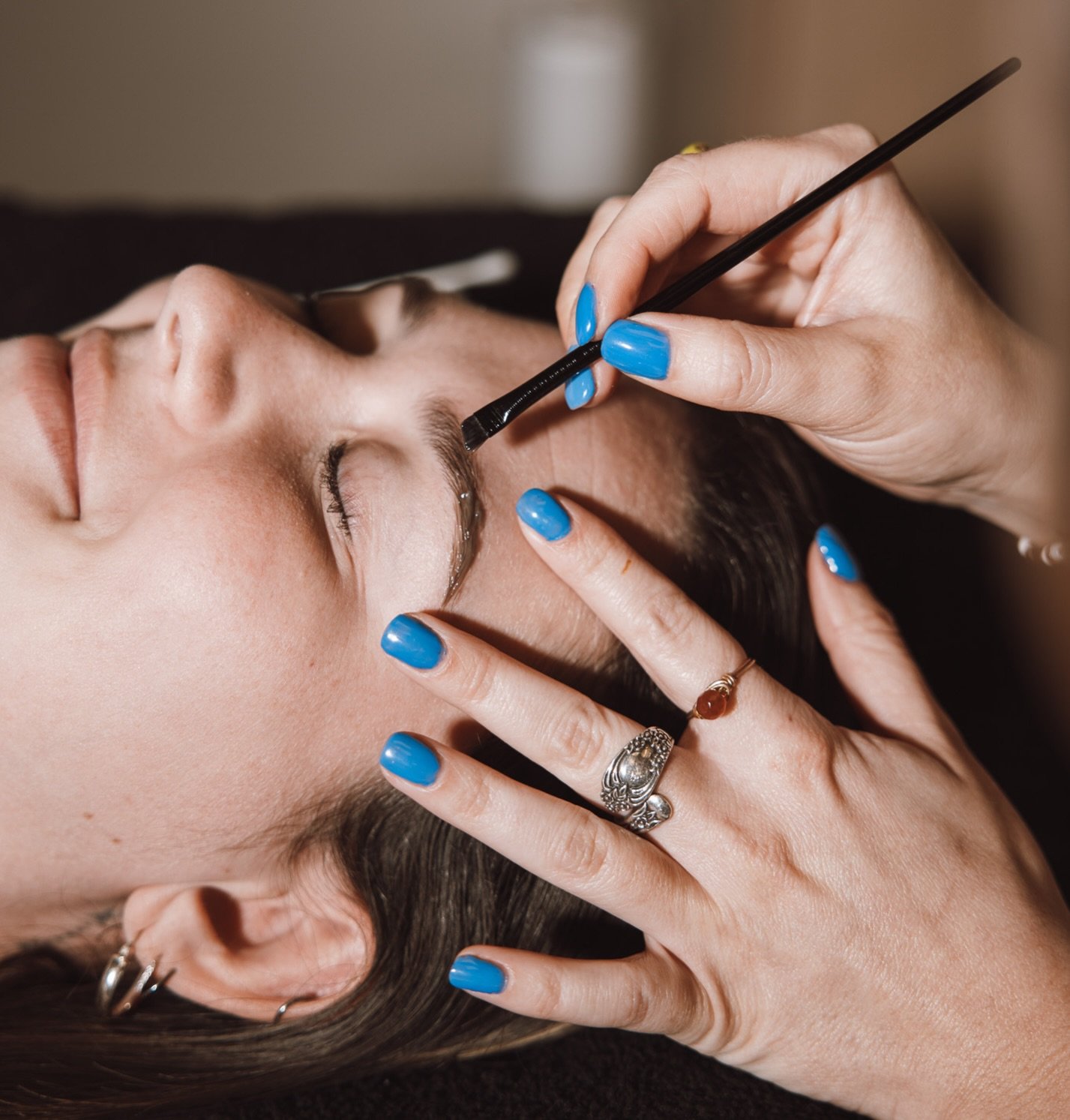 🎄 DAY 4 🎄

Pre-book your January appointments tomorrow &amp; receive a free brow or lash tint with your service 🤍 Drop us a note in your appointment to let us know which one! 

Book through the link in our bio! 
See you soon xoxo