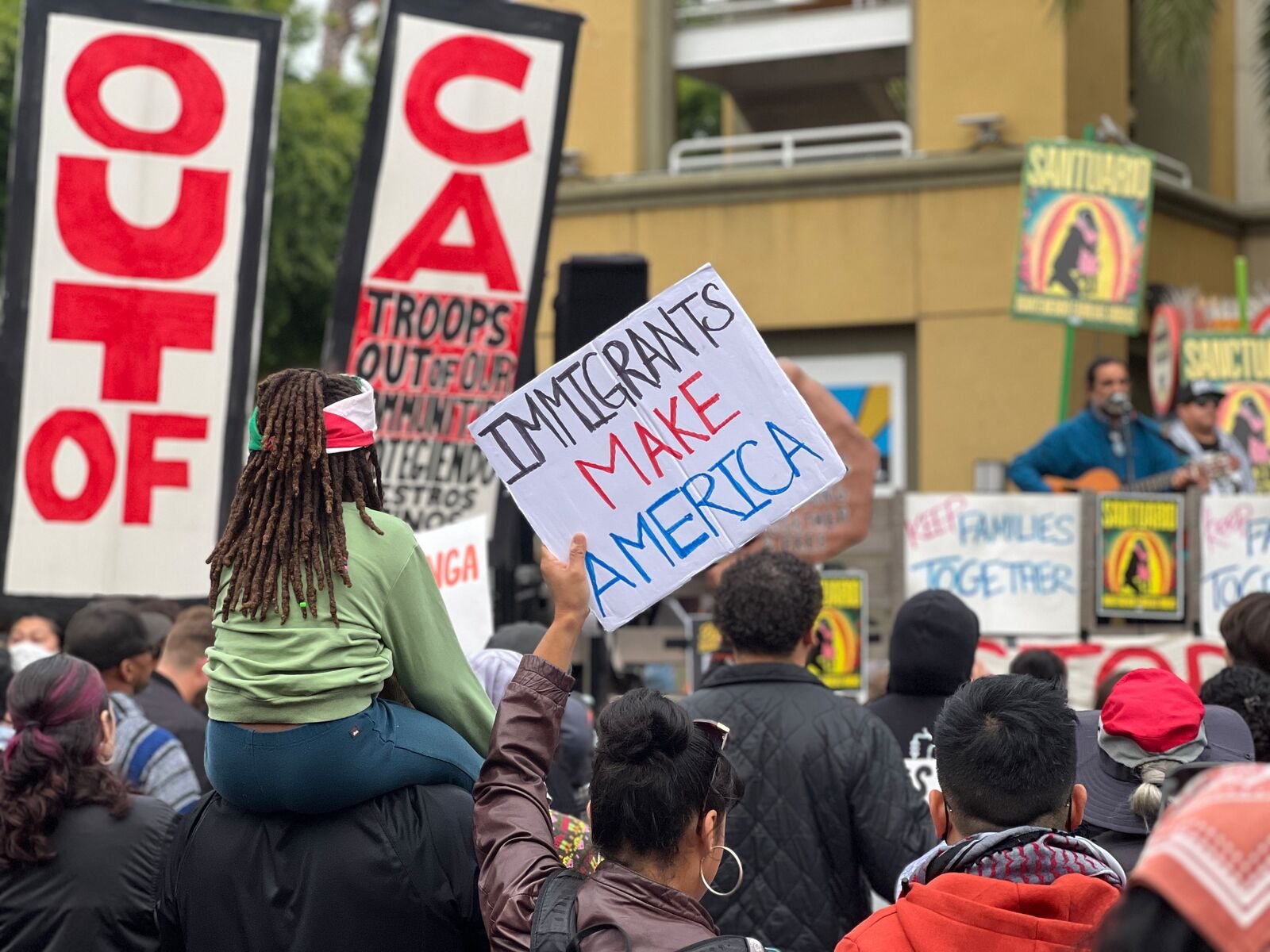 Oakland community protests LA ICE raids at interfaith vigil 