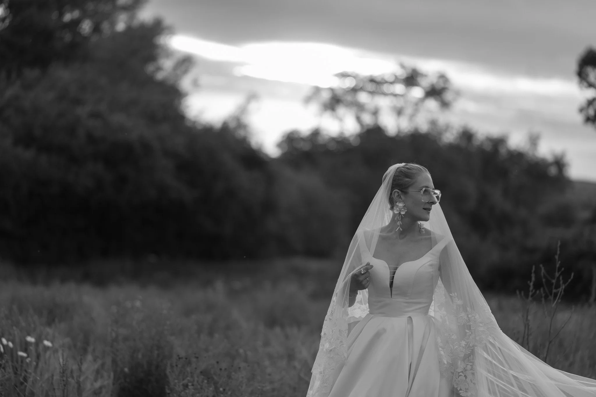 What Happens During Couple Portraits on Your Wedding Day? A Guide to Relaxed Wedding Photography