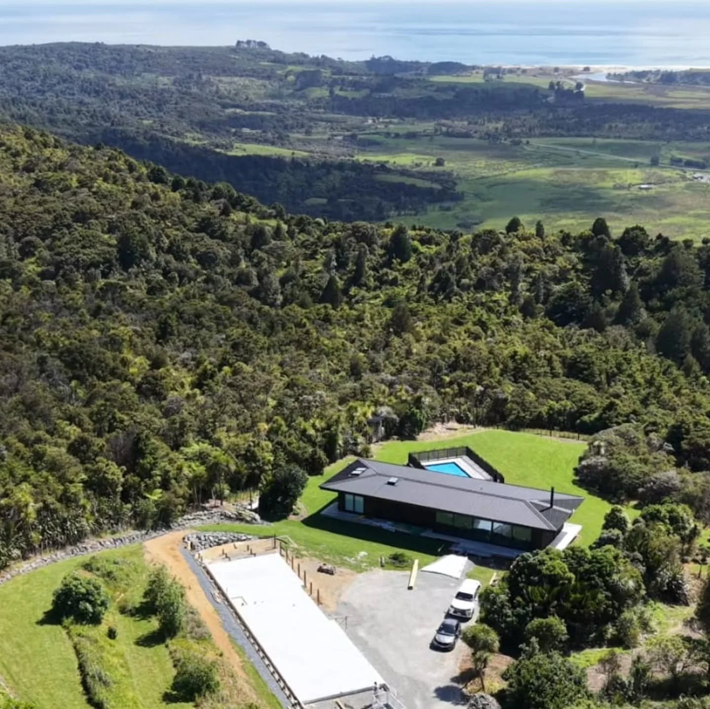 Not a bad place to end the year&hellip;

Last pour of 2025 and it&rsquo;s sure to be a good one, watch this space! 

#mackbuiltsheds #ConstructionLife #ConcreteWork #BuildingDreams #DronePhotography #AerialView #BirdsEyeView #LastProjectOfTheYear #20