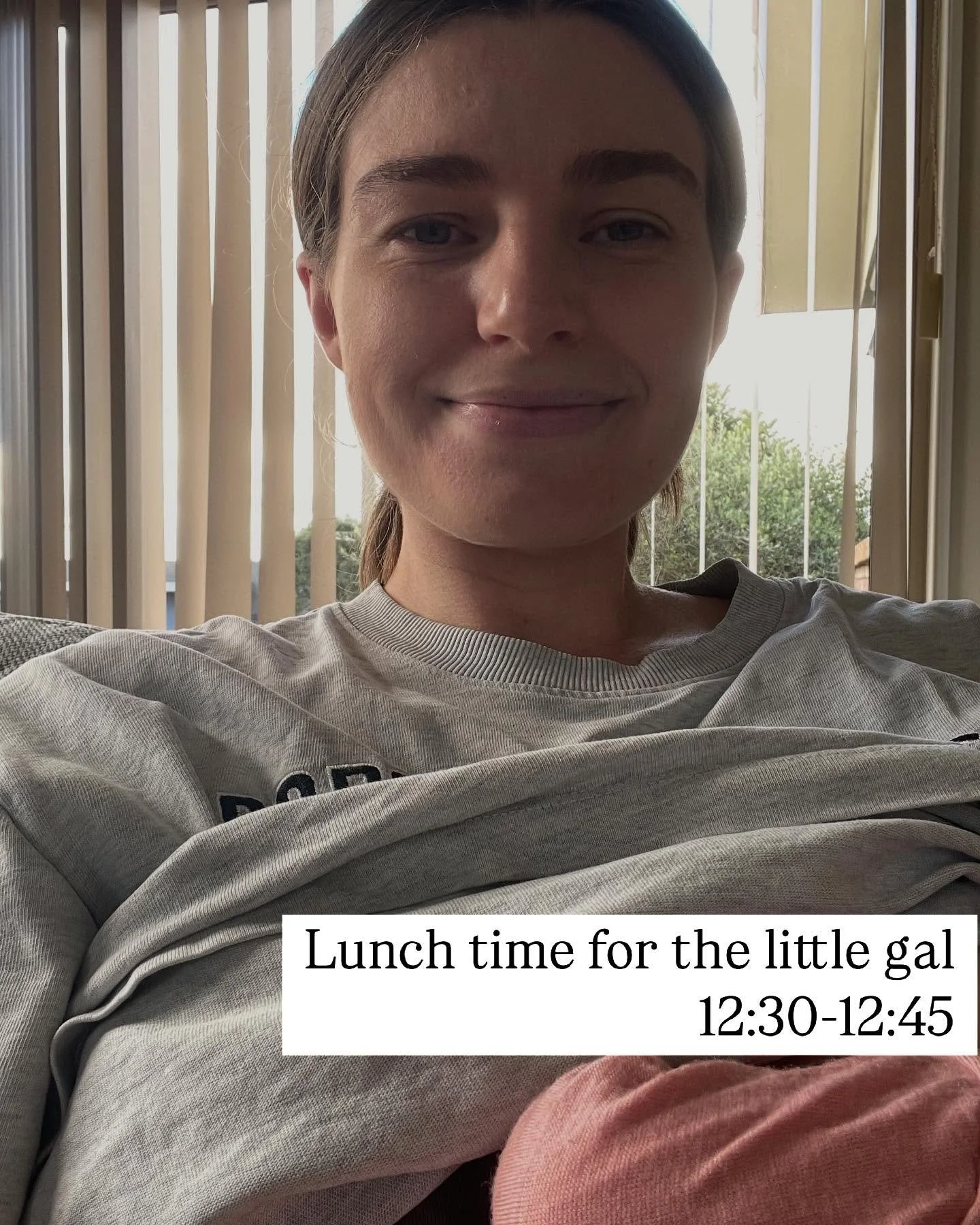 Spend an awake window with me and my 4 week old baby! An no she isn&rsquo;t perfect I just rounded the times 👶🏼

Awake windows at 4 weeks are around 1 hour, but can slightly vary for each baby! 

The ideal wake window for a 3-6 week old is 1 hour -