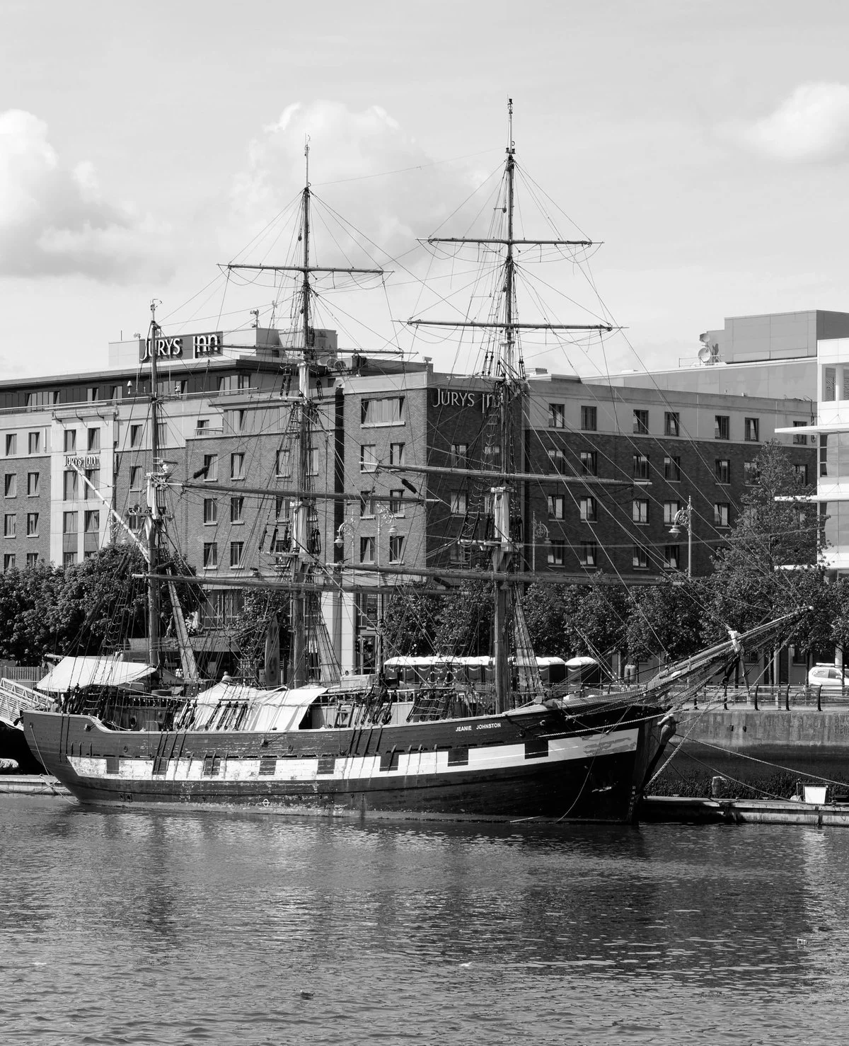 Jeanie Johnston and the Families Who Left During the Famine