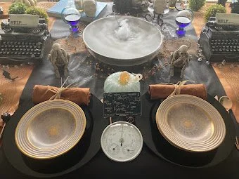 How to Craft, Create & Curate a Sustainable, Holiday Tablescape