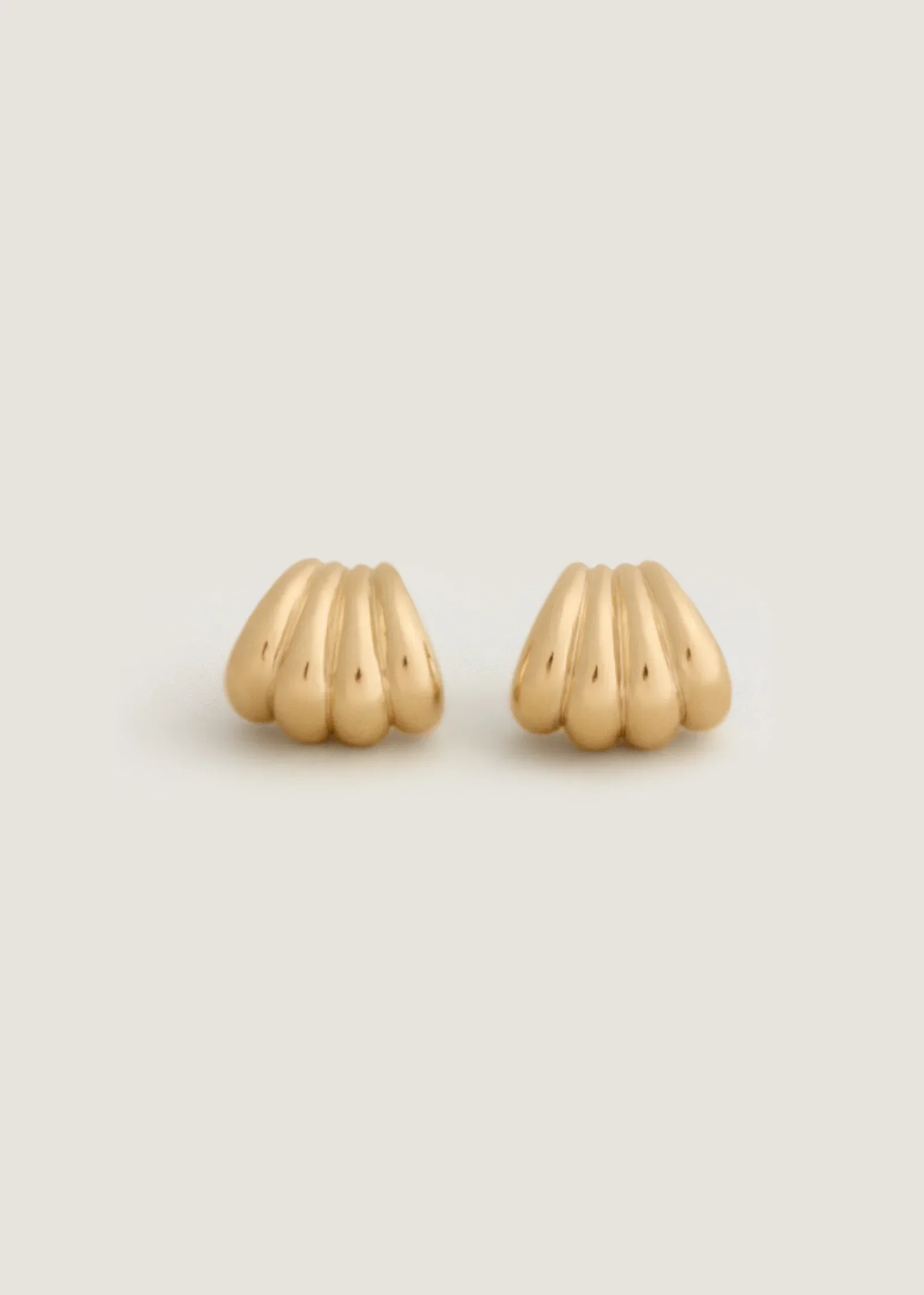 Kinn Gaia Scalloped Earrings