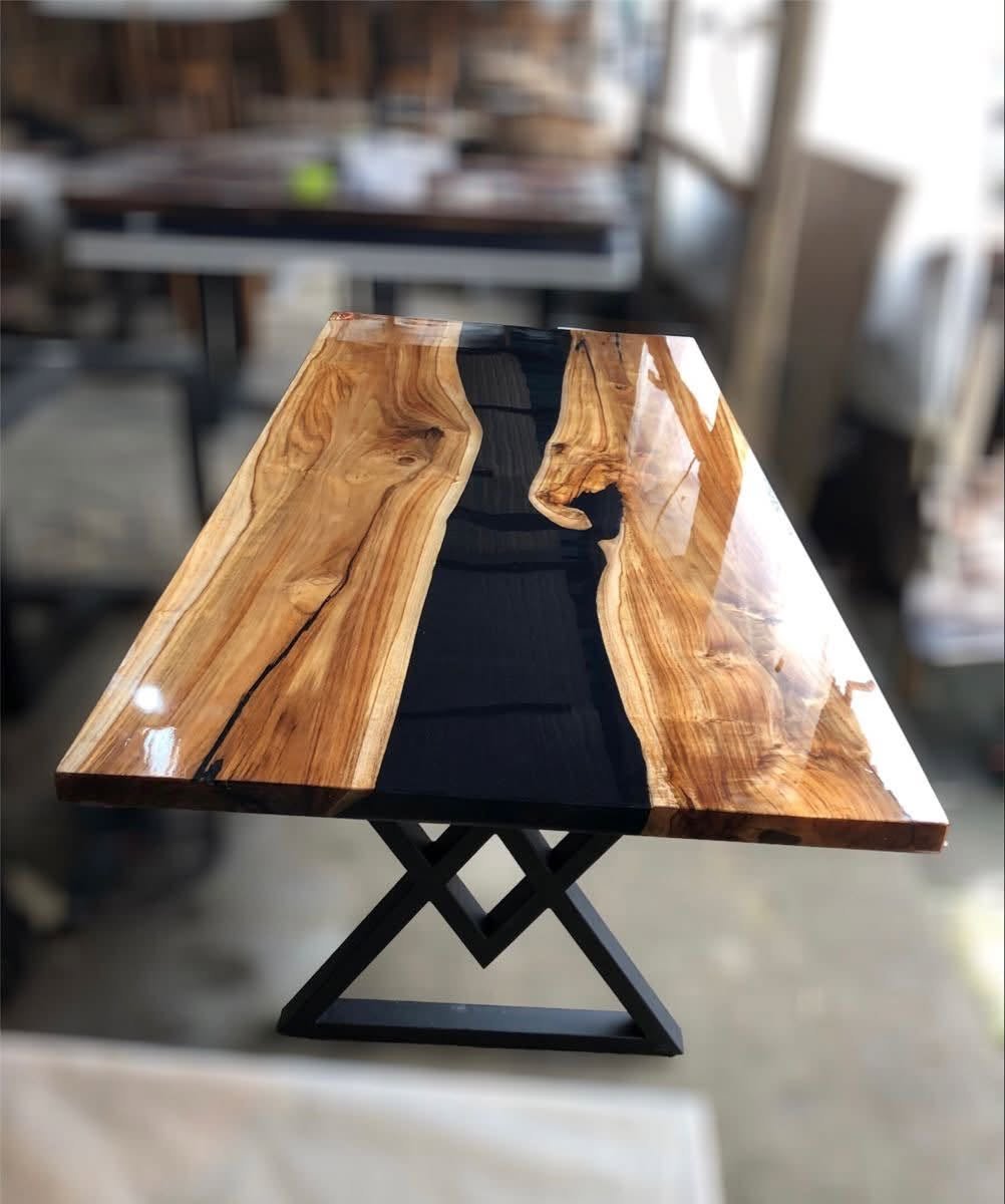 Comedor Parota en Resina Epoxica