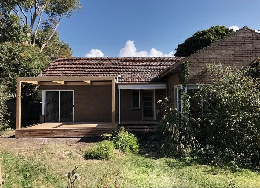 Small works / a few progress pics of a recently completed deck and pergola on the Bellarine, with a neat little music studio out the back. Really great clients - a rewarding job all round. 

#bellarinebuilder #geelongbuilder #surfcoastbuilder