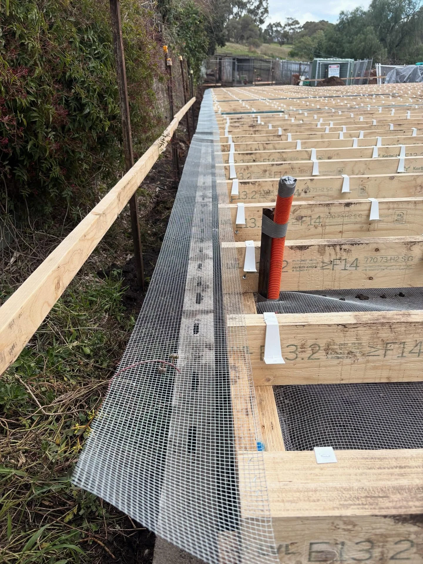 We&rsquo;re installing vermin mesh here. An added layer of protection for the subfloor. #oceangrovebuilder #geelongcustombuilder