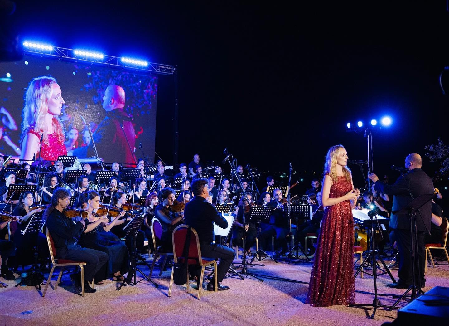 Singing under the stars at the UNESCO world heritage site, the Temples of Ggantija 
@ggantijaofficial 
@unesco 

Always an honour to sing with maestro @joseph.grech.568 , principal violinist leading the orchestra @armitazar_ , orchestra composed of m