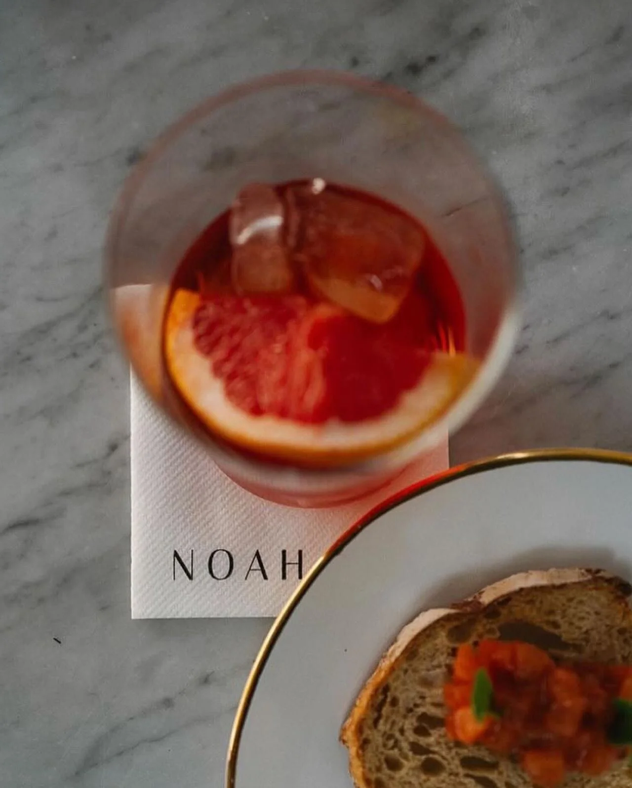 From next months @firstthursdays_za we will be participating in First Thursday Cape Town and let creativity flow. 

#firstthursdayscapetown #firstthursday #drinks #cityhotel #cityvibes #noahhouse #tamboerskloof