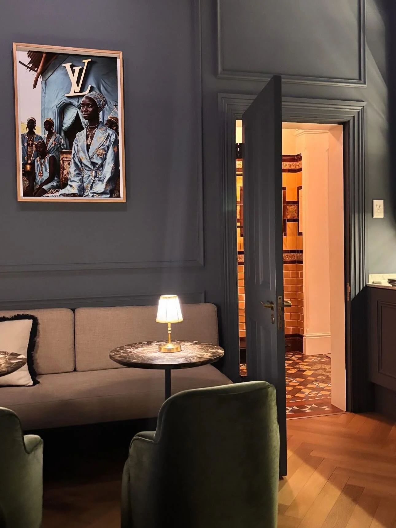 Fridays are for APERITIVO at NOAH caf&eacute;. 

Come join us for a drink tonight between 4pm and 8pm. Signature cocktails are served or join the watercolor workshop that&rsquo;s guided by @meander_and_co 

Happy Friday! 

#aperitivo #noahhotels #noa