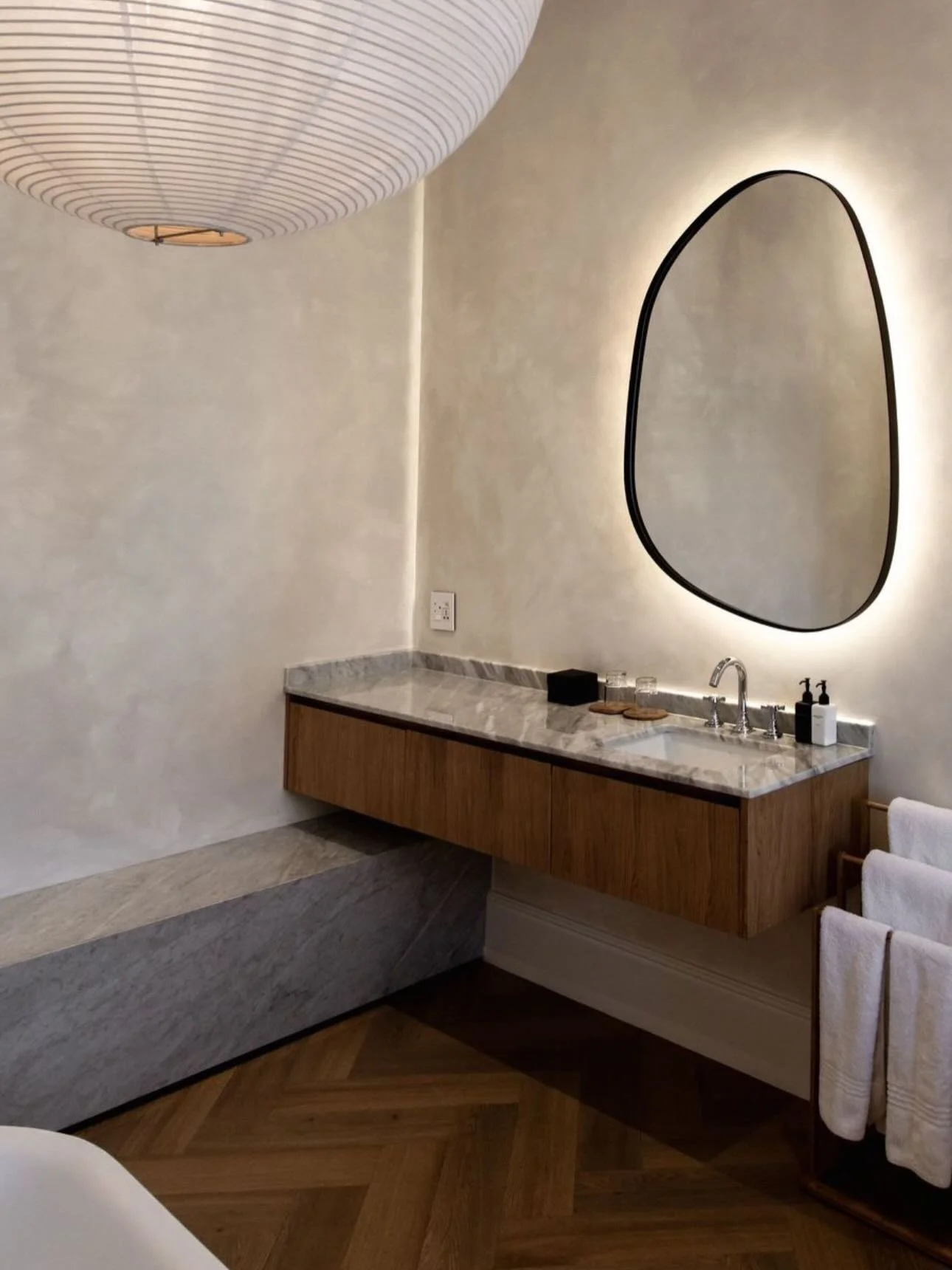Elegant, minimal with a Victorian charm ✨ 

Who relates with this kind of design ? 

#design #boutiquehoteldesign #capetown #tamboerskloof #boutiquehotel