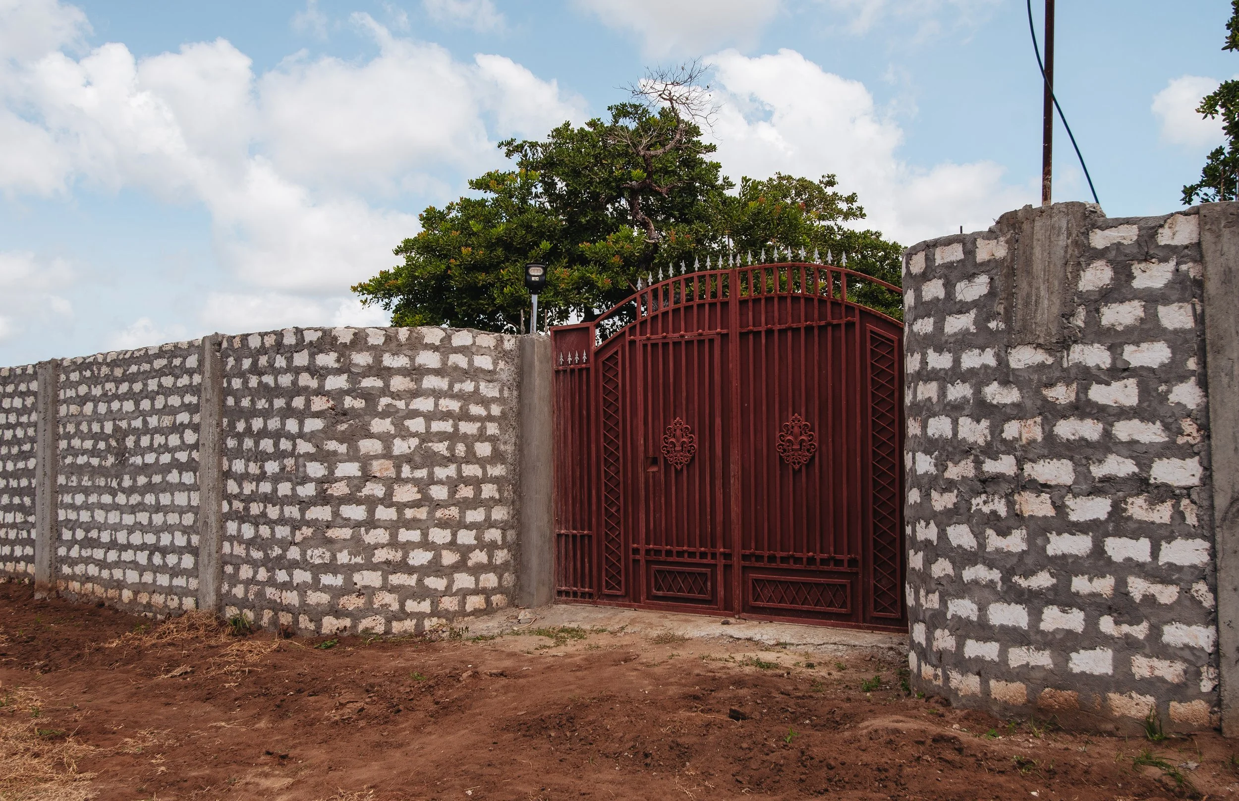 Wall & gate (25% completed)